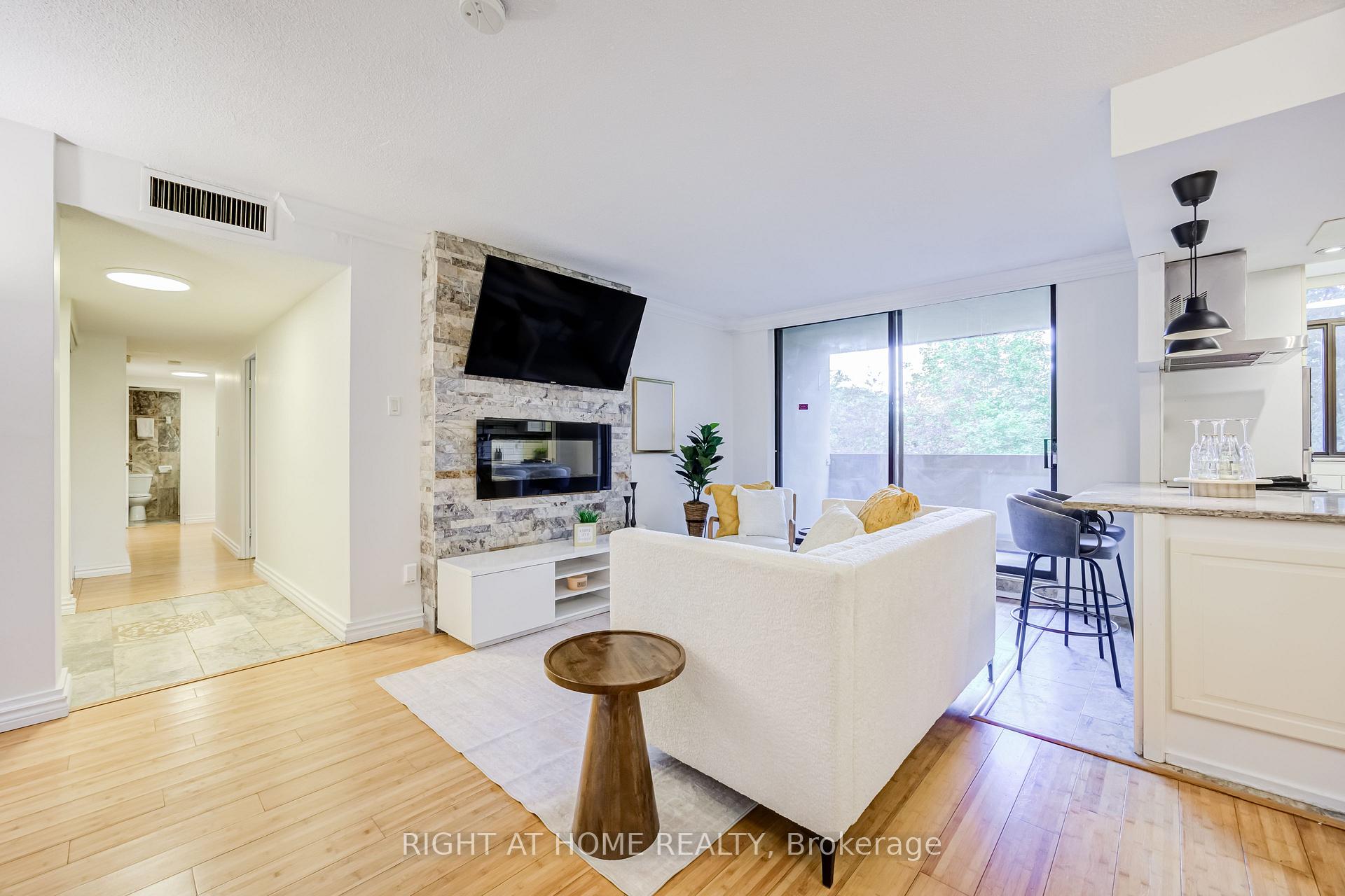 Photo 14 of Unit 426, 2645 Jane Street, North York, Glenfield-Jane Heights — HOMEH