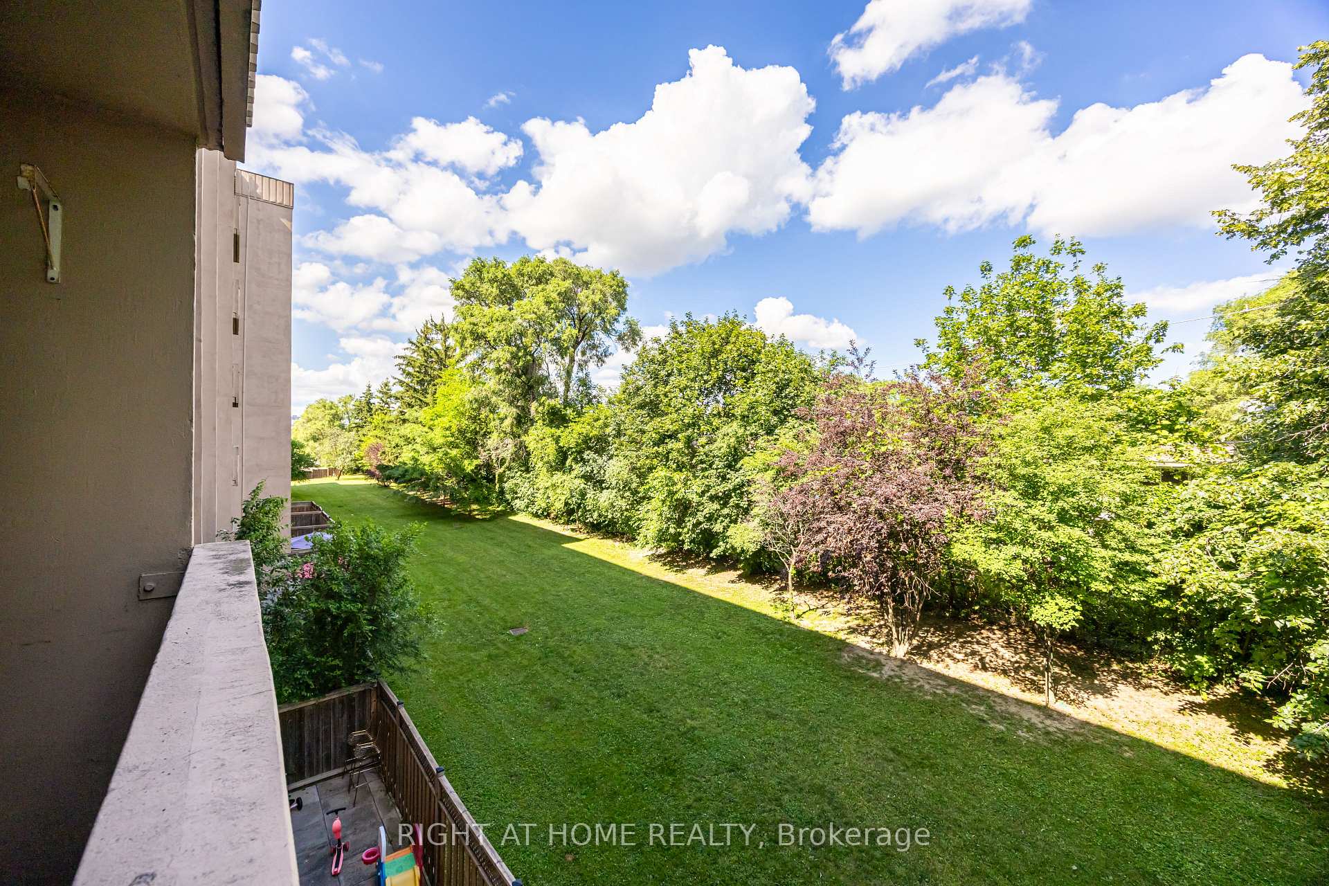 Photo 34 of Unit 426, 2645 Jane Street, North York, Glenfield-Jane Heights — HOMEH