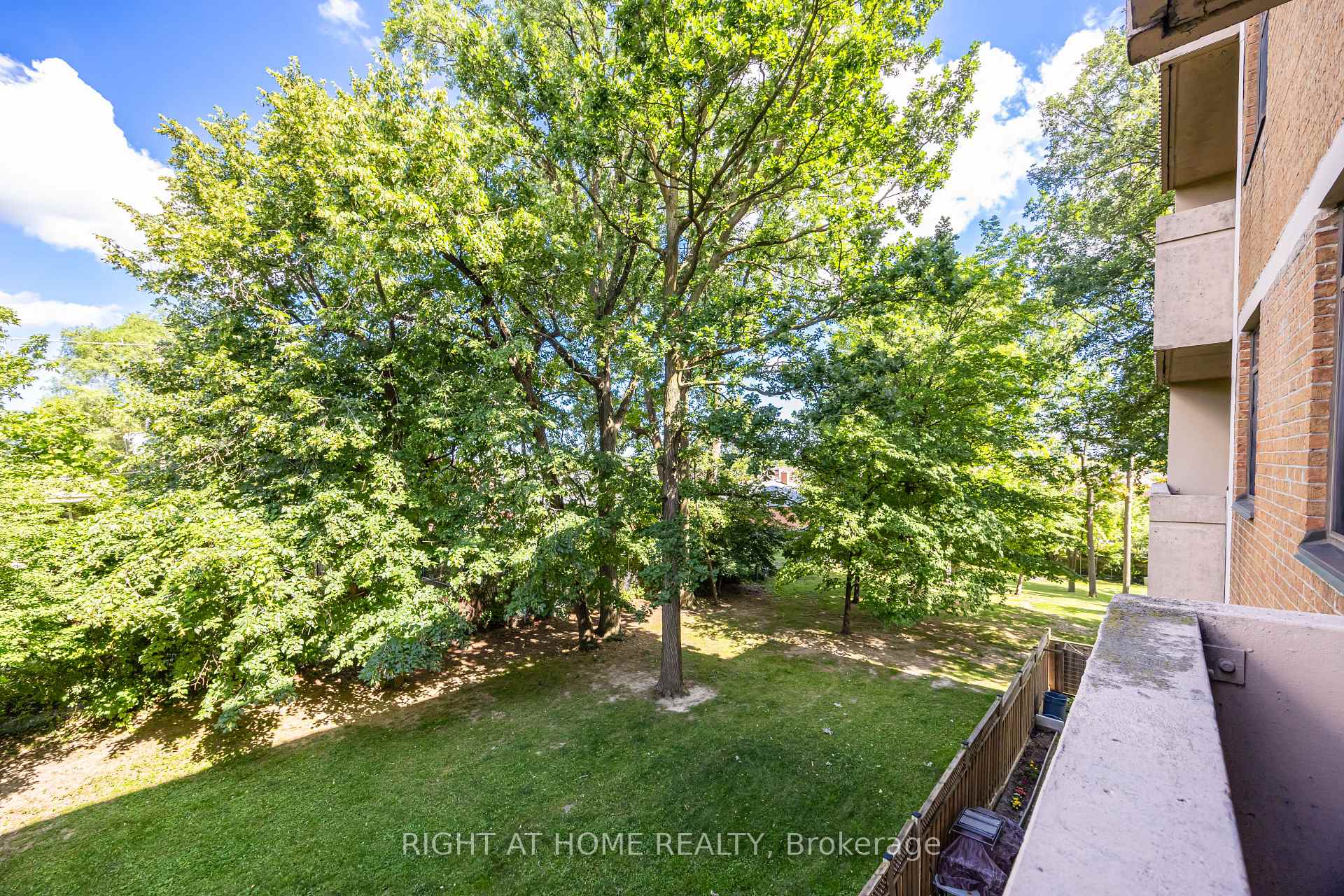 Photo 36 of Unit 426, 2645 Jane Street, North York, Glenfield-Jane Heights — HOMEH
