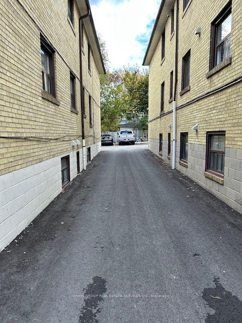 Photo 5 of 44 Albert Avenue, Etobicoke, Mimico — HOMEH