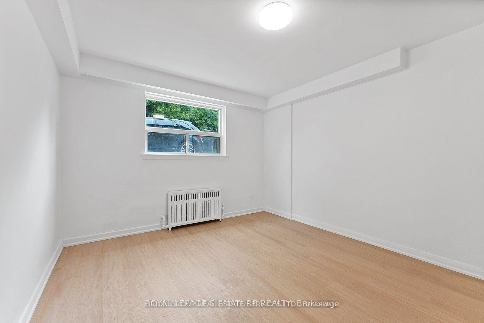Photo 11 of 44 Albert Avenue, Etobicoke, Mimico — HOMEH
