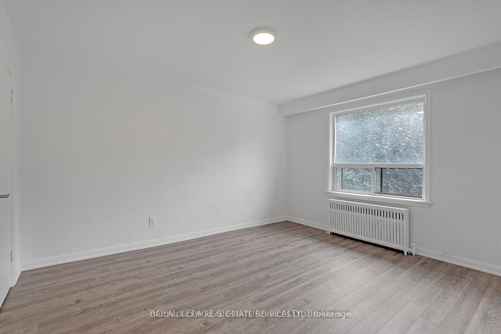 Photo 15 of 44 Albert Avenue, Etobicoke, Mimico — HOMEH