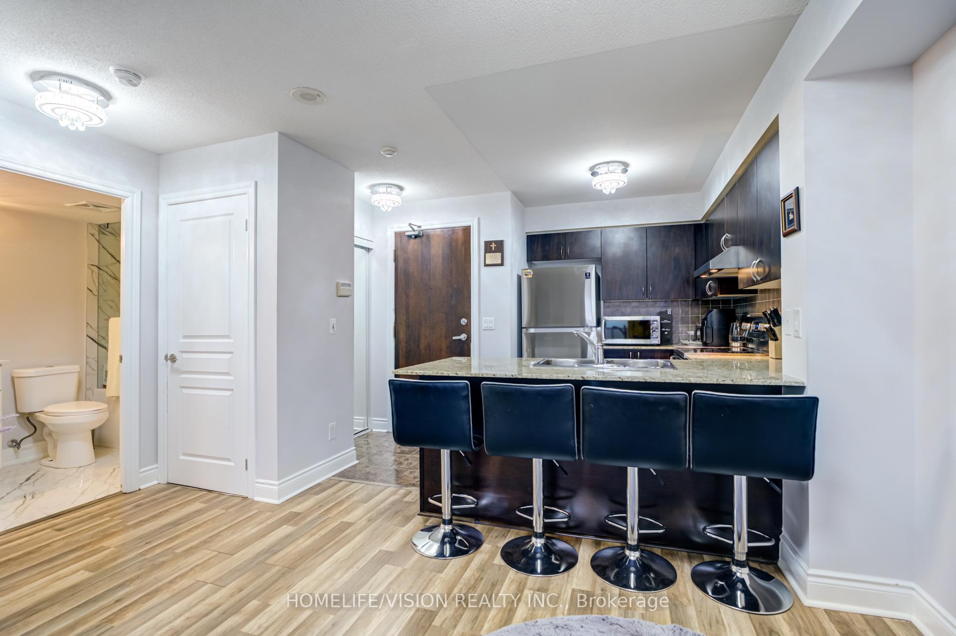 Photo 8 of Unit 1802, 7 North Park Road, Vaughan, Beverley Glen — HOMEH