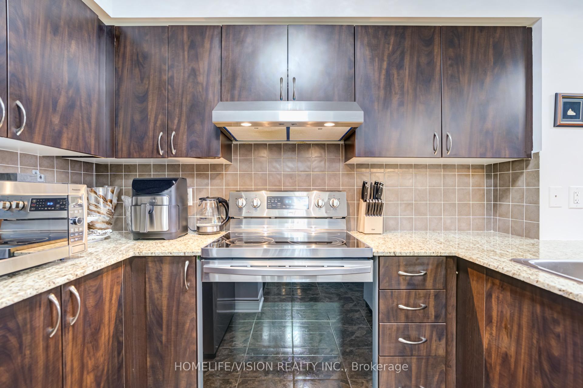 Photo 10 of Unit 1802, 7 North Park Road, Vaughan, Beverley Glen — HOMEH