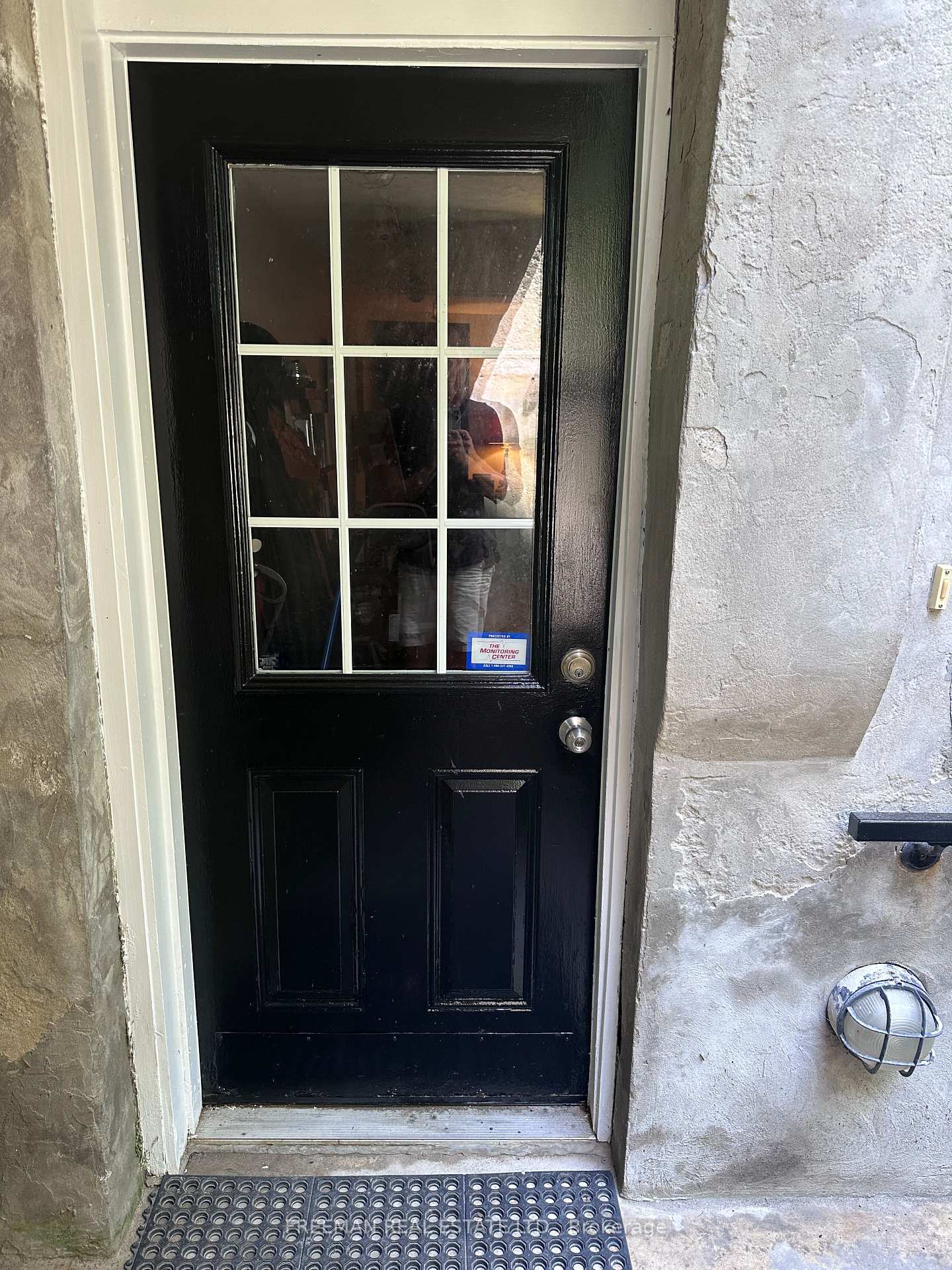 Photo 3 of Unit Lower, 27 Rossmore Road W, Toronto, The Annex — HOMEH