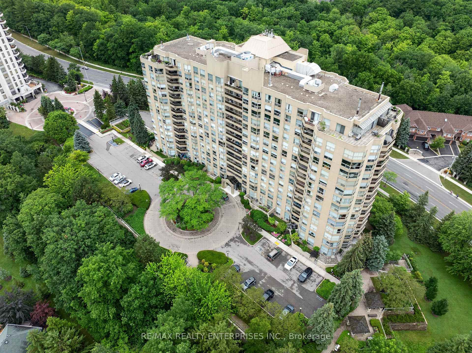 Photo 2 of Unit 208, 1800 The Collegeway, Mississauga, Erin Mills — HOMEH