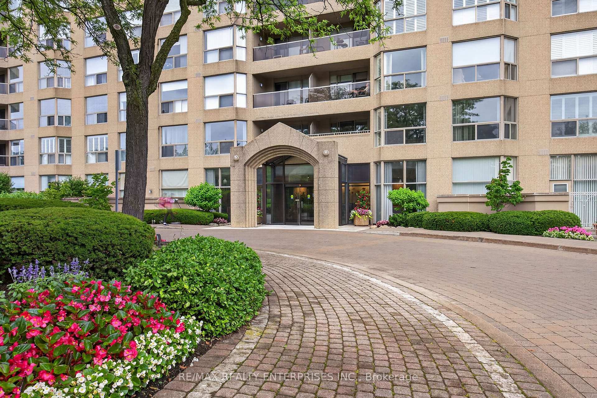 Photo 3 of Unit 208, 1800 The Collegeway, Mississauga, Erin Mills — HOMEH