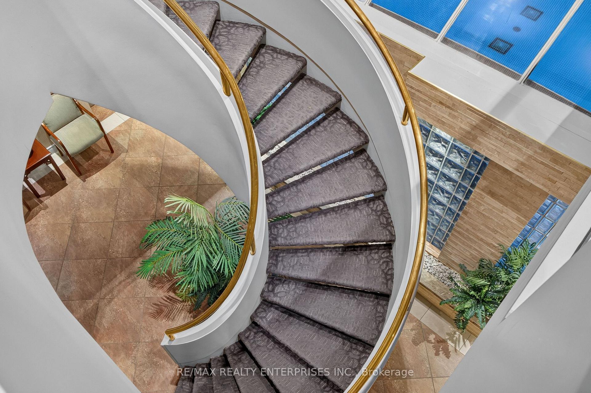 Photo 6 of Unit 208, 1800 The Collegeway, Mississauga, Erin Mills — HOMEH