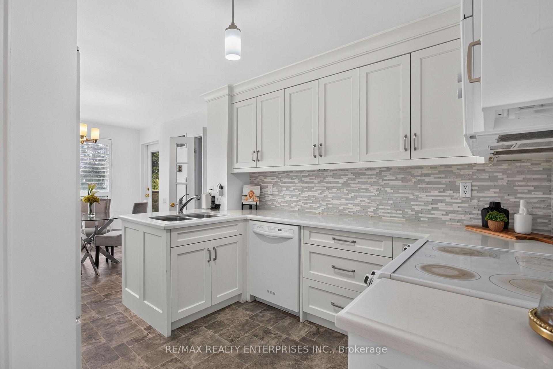 Photo 18 of Unit 208, 1800 The Collegeway, Mississauga, Erin Mills — HOMEH
