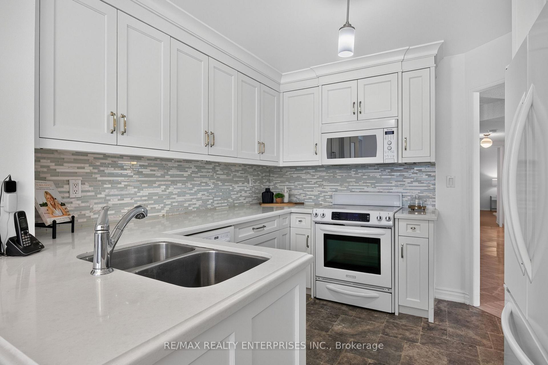 Photo 19 of Unit 208, 1800 The Collegeway, Mississauga, Erin Mills — HOMEH