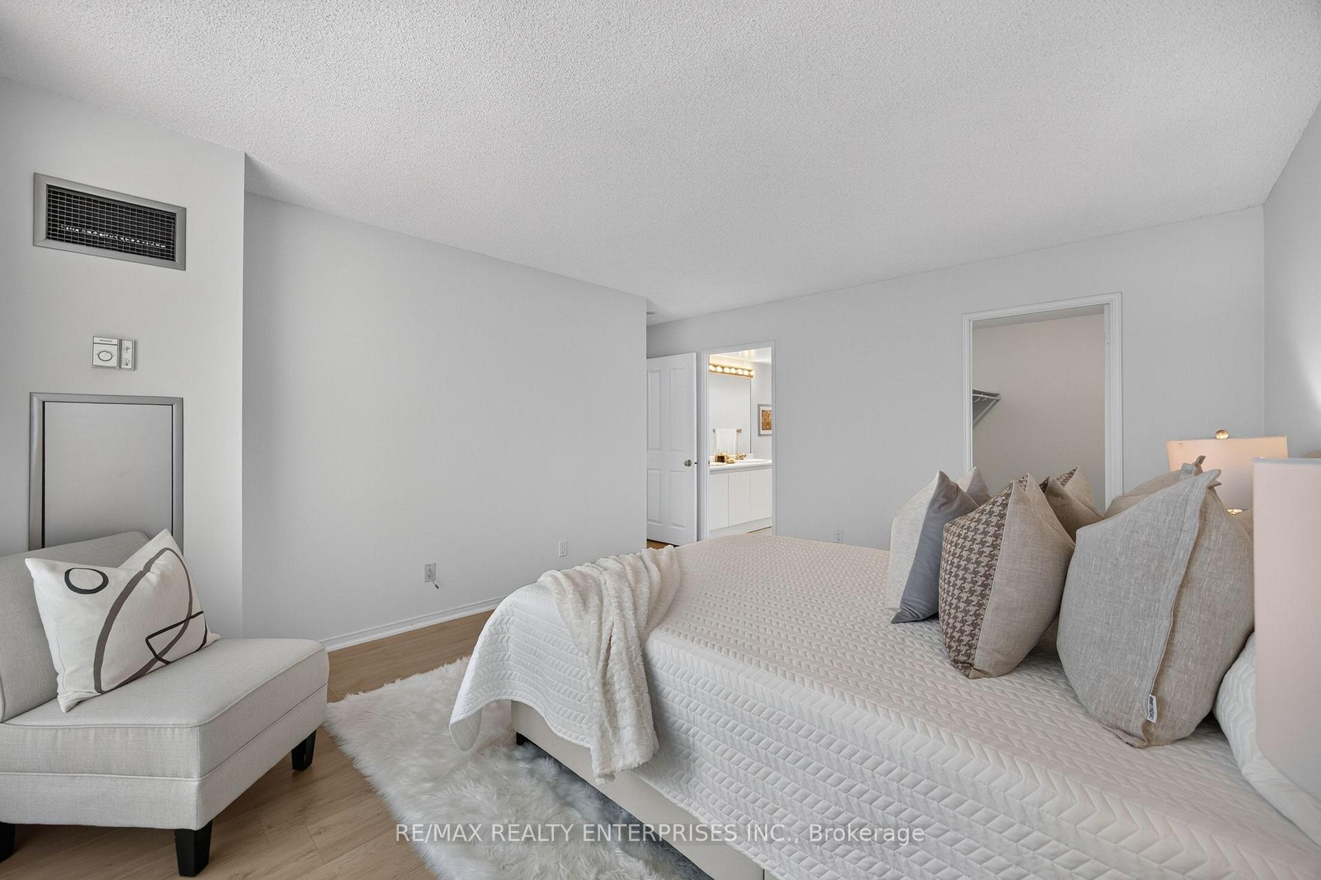 Photo 27 of Unit 208, 1800 The Collegeway, Mississauga, Erin Mills — HOMEH