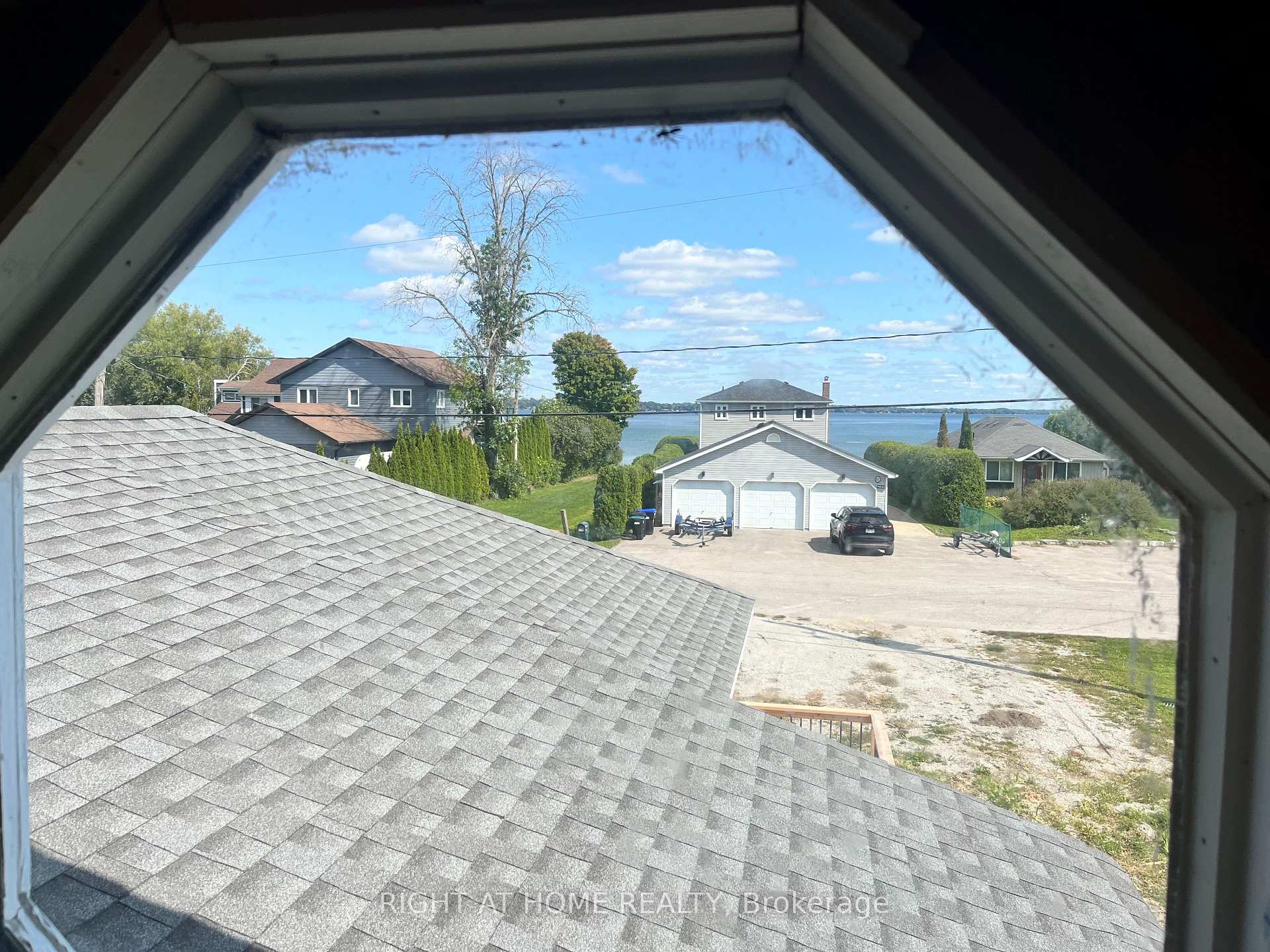 Photo 7 of 412 Limerick Crescent, Innisfil, Churchill — HOMEH