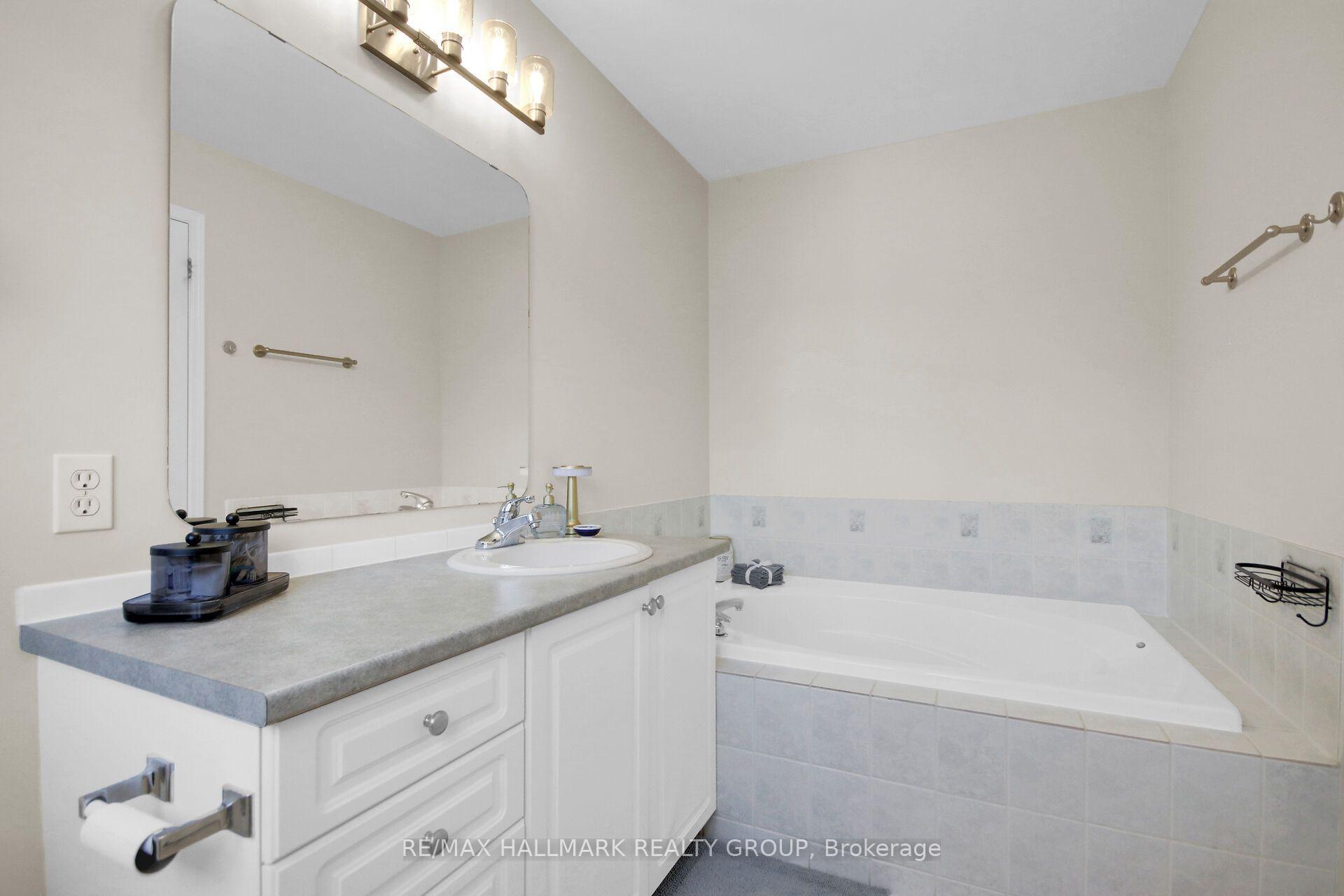 Photo 18 of 2032 Dorima Street, Ottawa, Avalon East — HOMEH