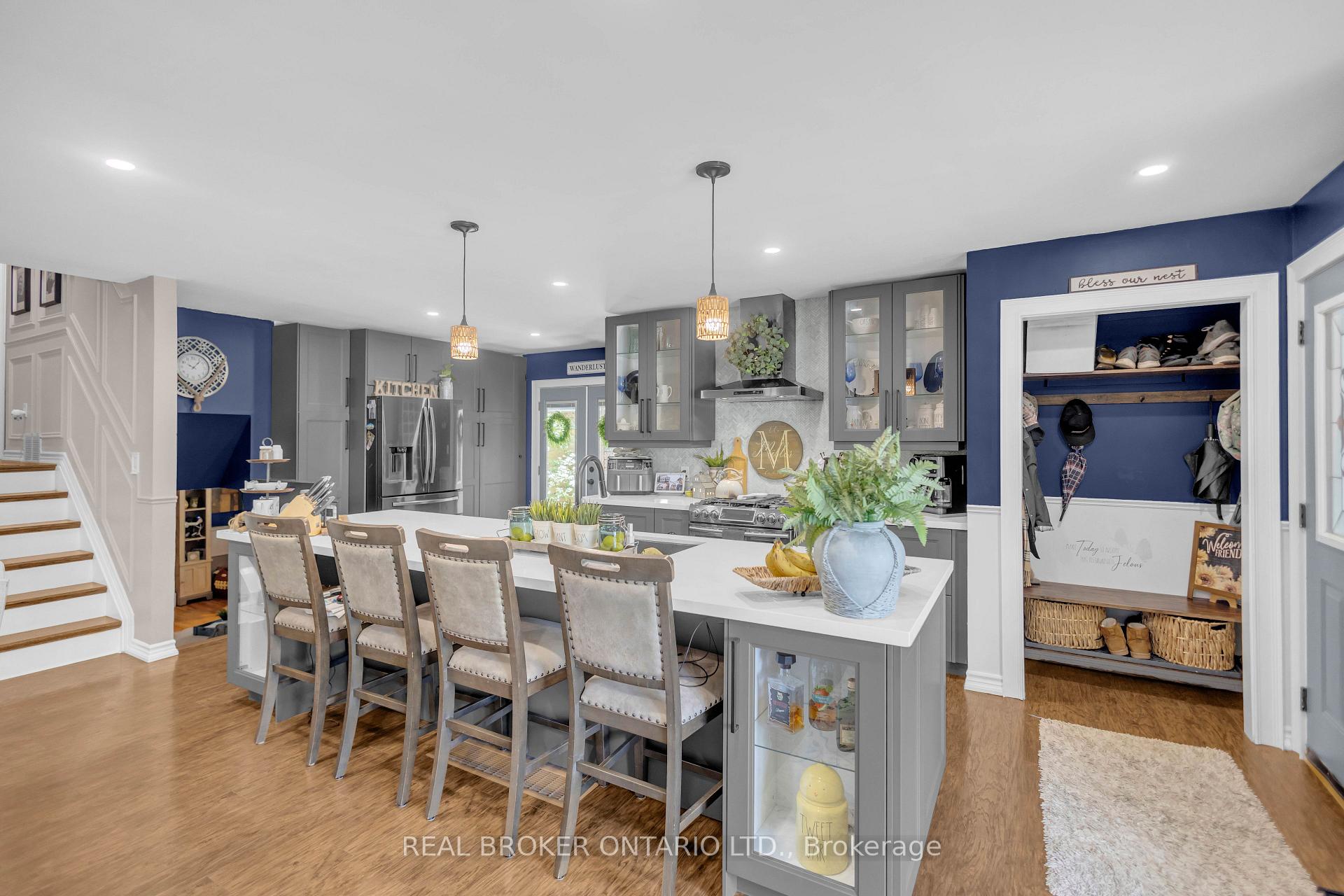 Photo 9 of 34 Elmvale Court, Haldimand — HOMEH