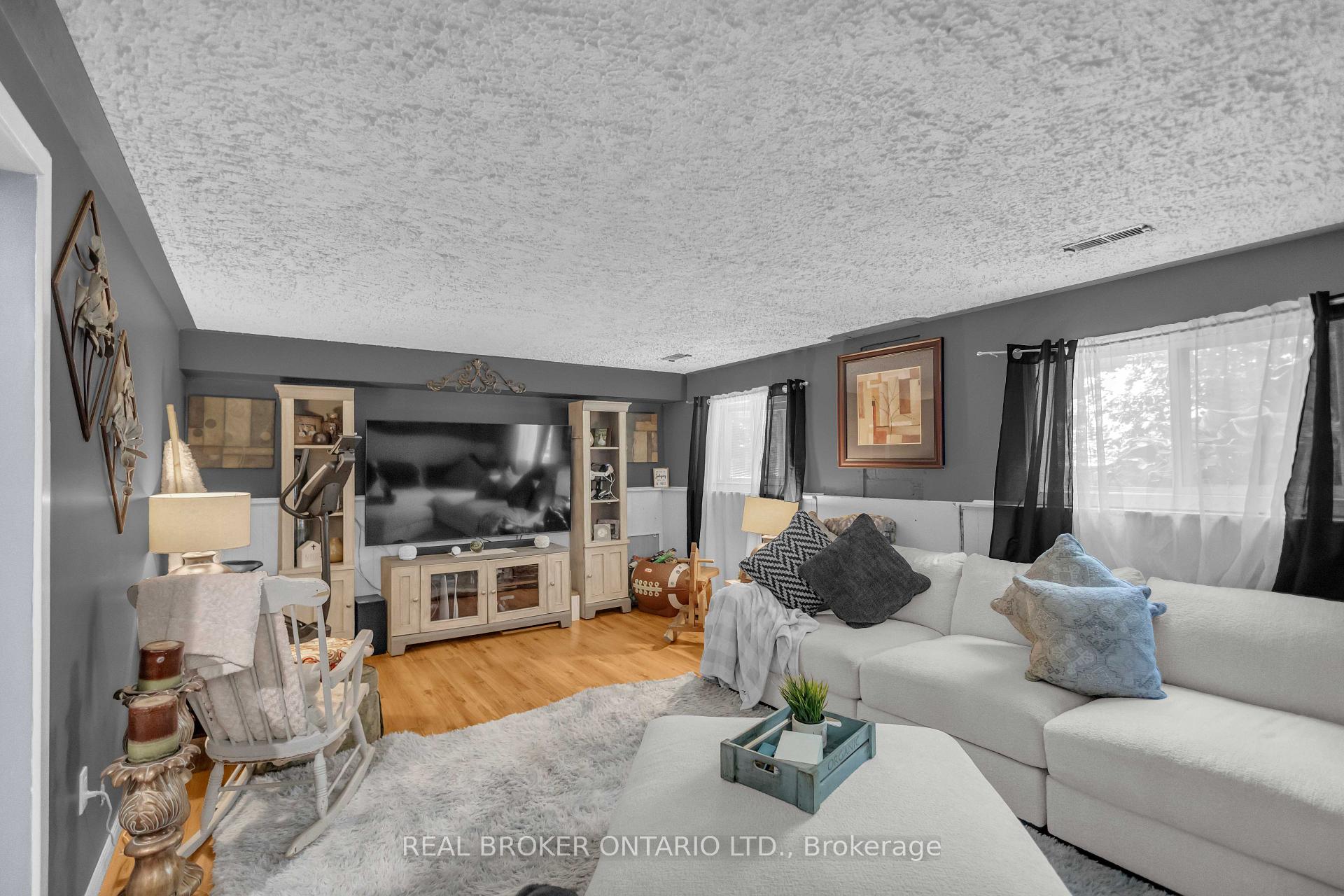 Photo 26 of 34 Elmvale Court, Haldimand — HOMEH