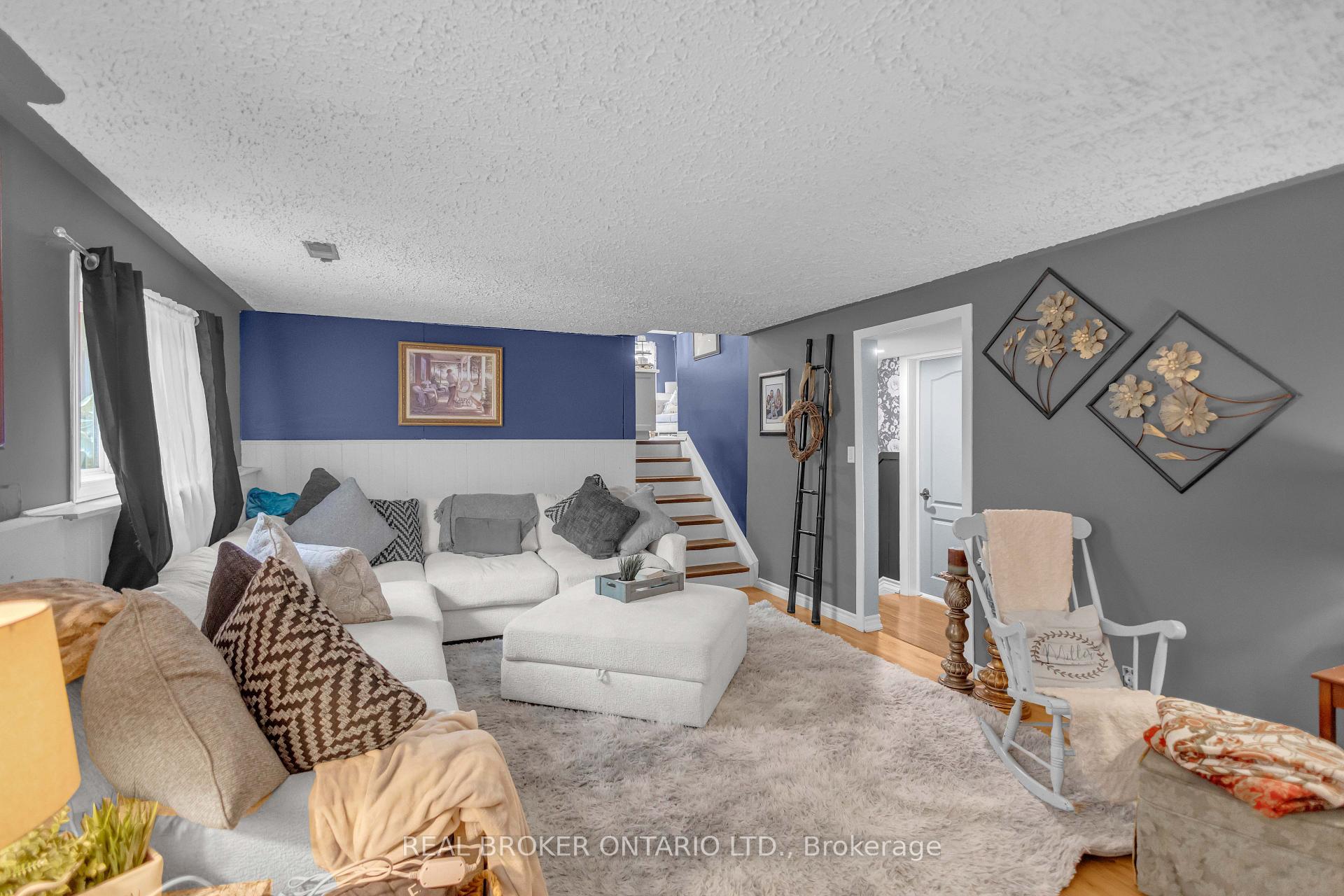 Photo 27 of 34 Elmvale Court, Haldimand — HOMEH