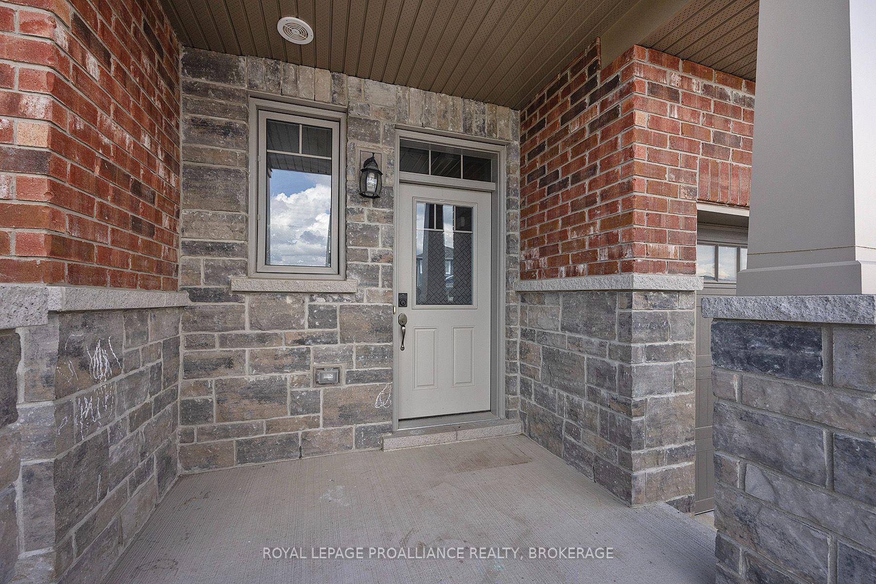 Photo 4 of 184 Dr Richard James Crescent, Loyalist, Amherstview — HOMEH