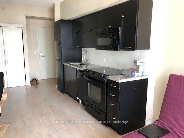 Photo 3 of Unit 1111, 21 Nelson Street, Toronto, Waterfront Communities — HOMEH