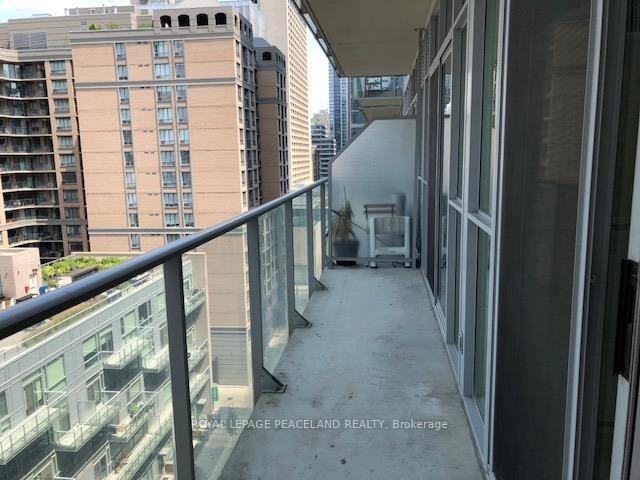 Photo 8 of Unit 1111, 21 Nelson Street, Toronto, Waterfront Communities — HOMEH