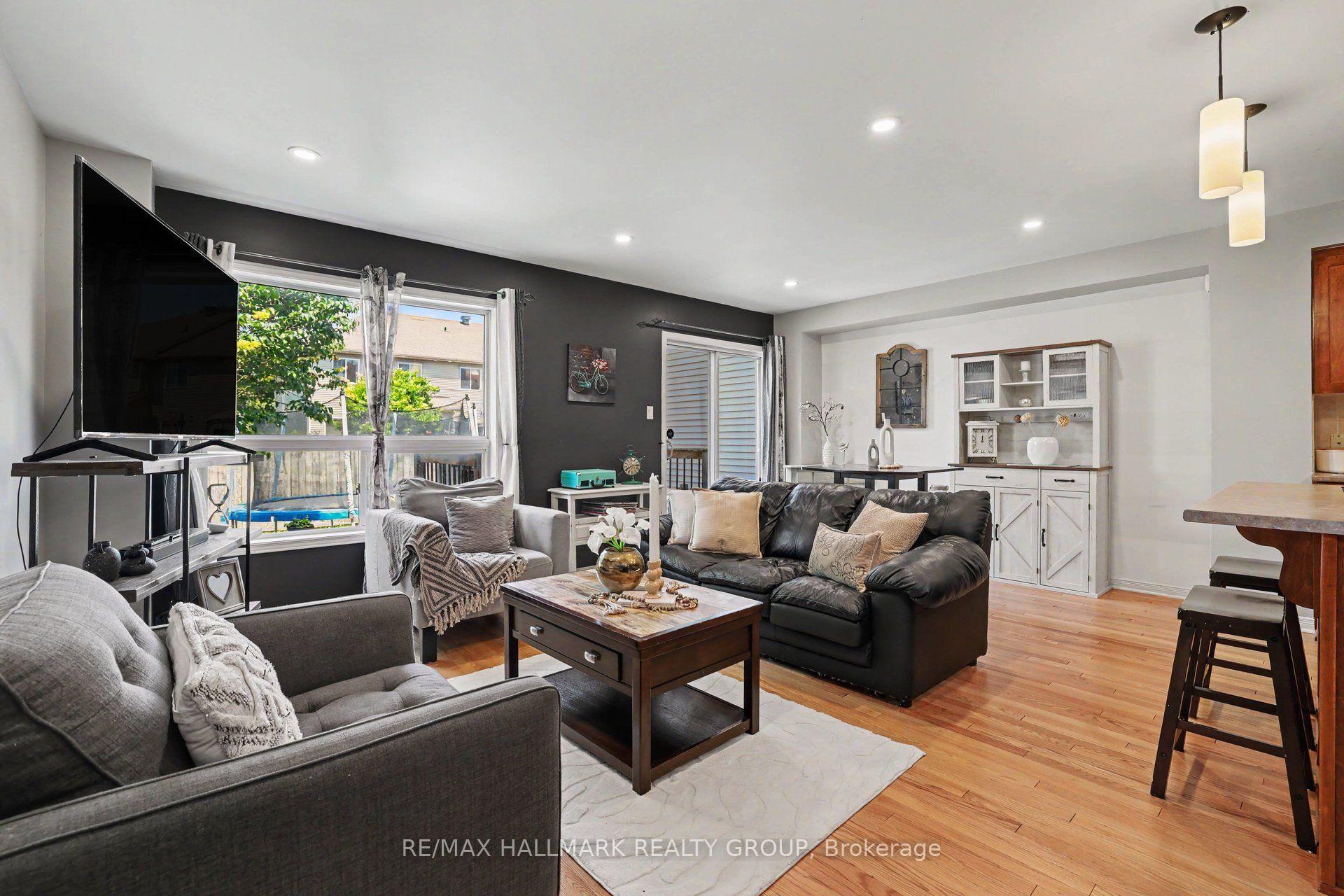 Photo 7 of 170 Prem Circle, Ottawa, Barrhaven - Cedargrove/Fraserdale — HOMEH