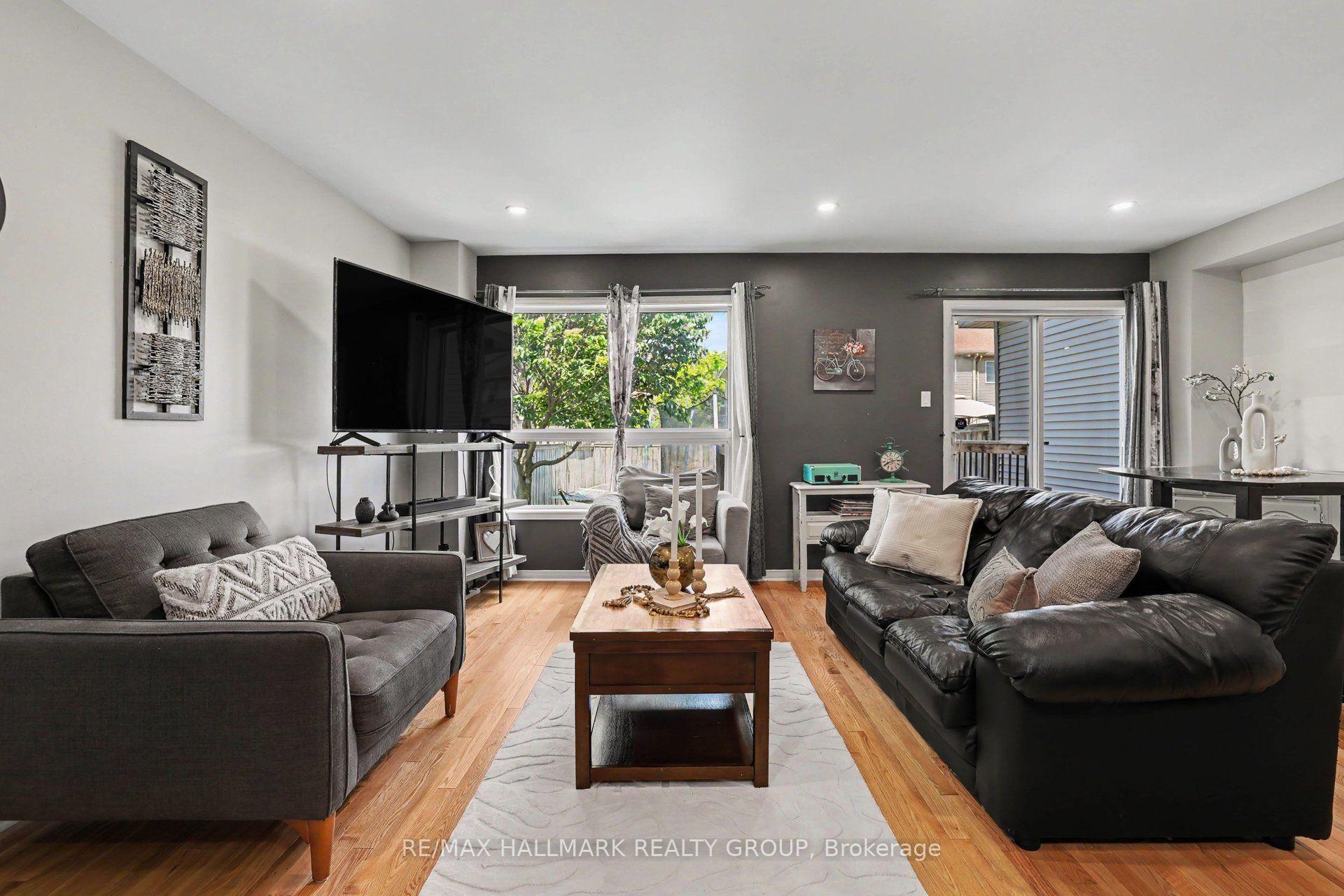 Photo 9 of 170 Prem Circle, Ottawa, Barrhaven - Cedargrove/Fraserdale — HOMEH