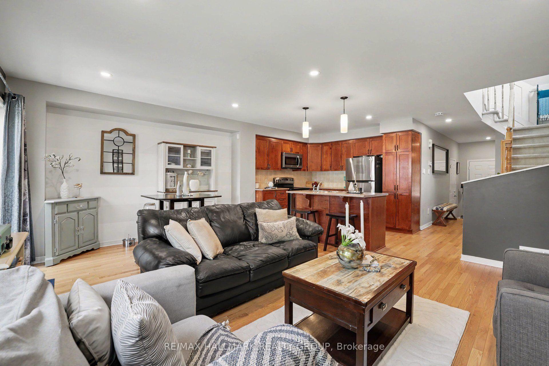 Photo 10 of 170 Prem Circle, Ottawa, Barrhaven - Cedargrove/Fraserdale — HOMEH
