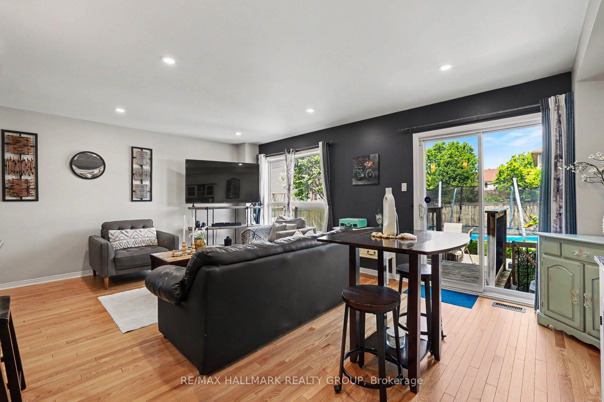 Photo 11 of 170 Prem Circle, Ottawa, Barrhaven - Cedargrove/Fraserdale — HOMEH
