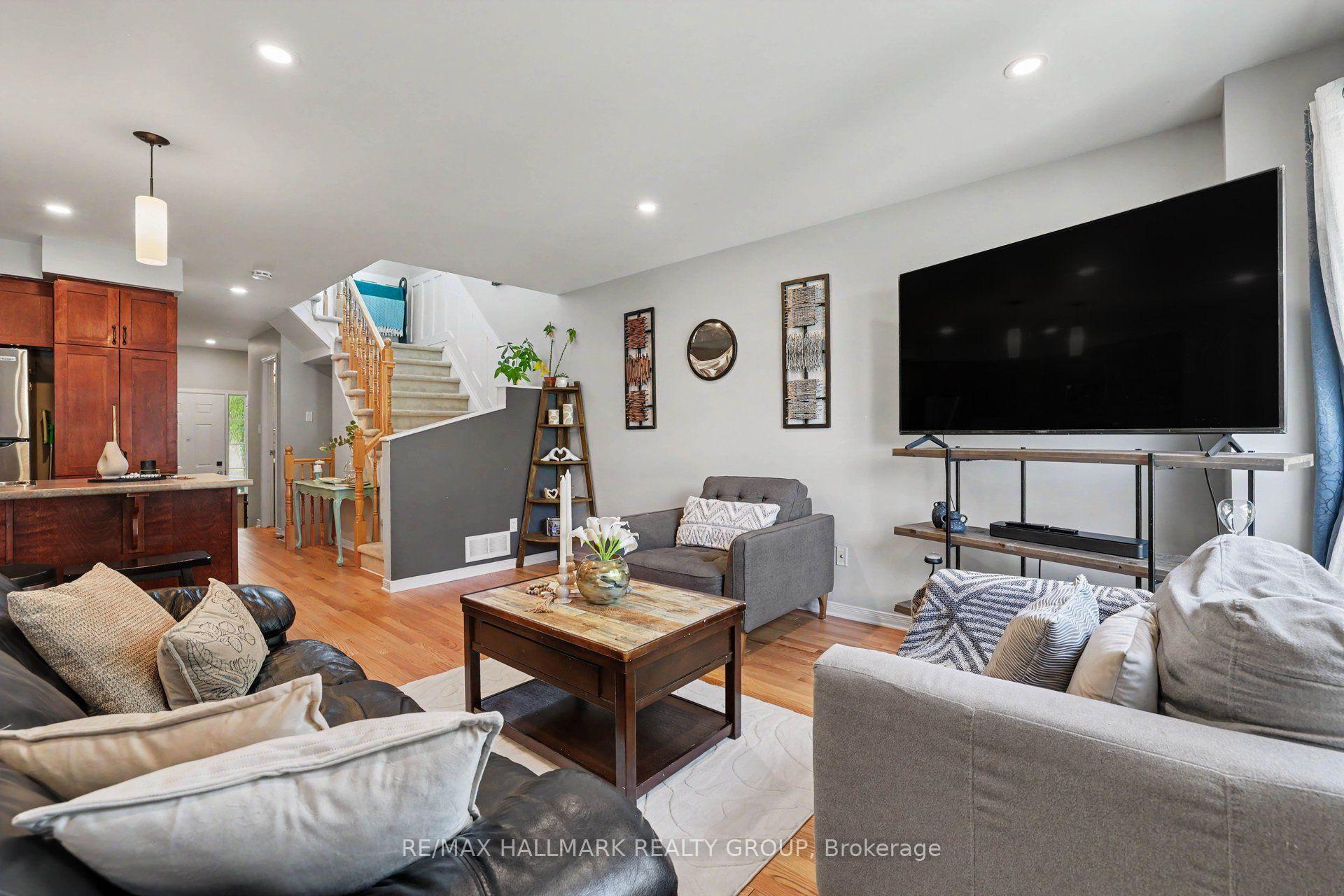 Photo 12 of 170 Prem Circle, Ottawa, Barrhaven - Cedargrove/Fraserdale — HOMEH