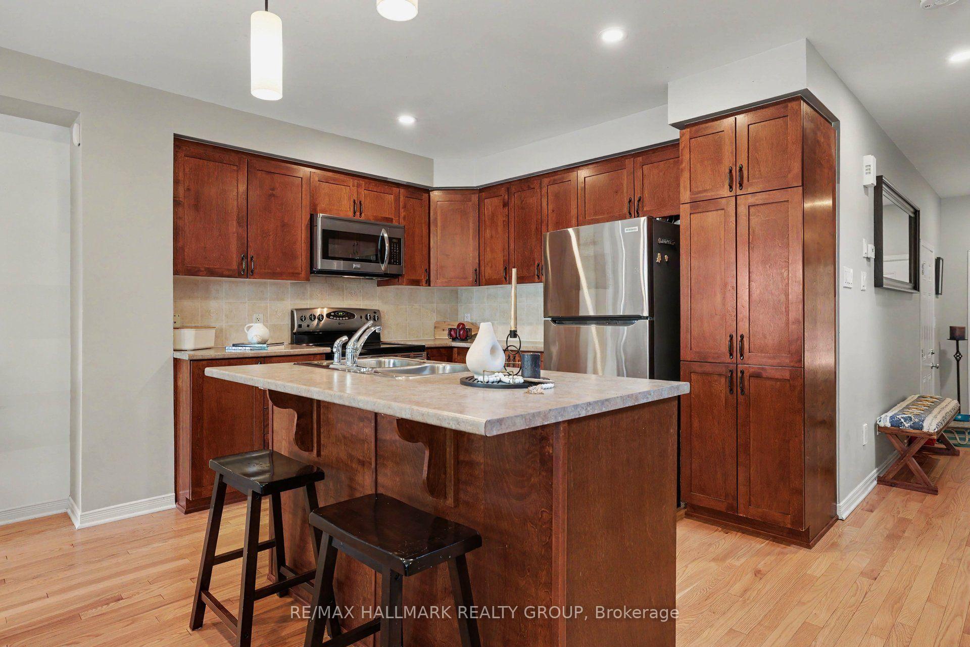 Photo 13 of 170 Prem Circle, Ottawa, Barrhaven - Cedargrove/Fraserdale — HOMEH