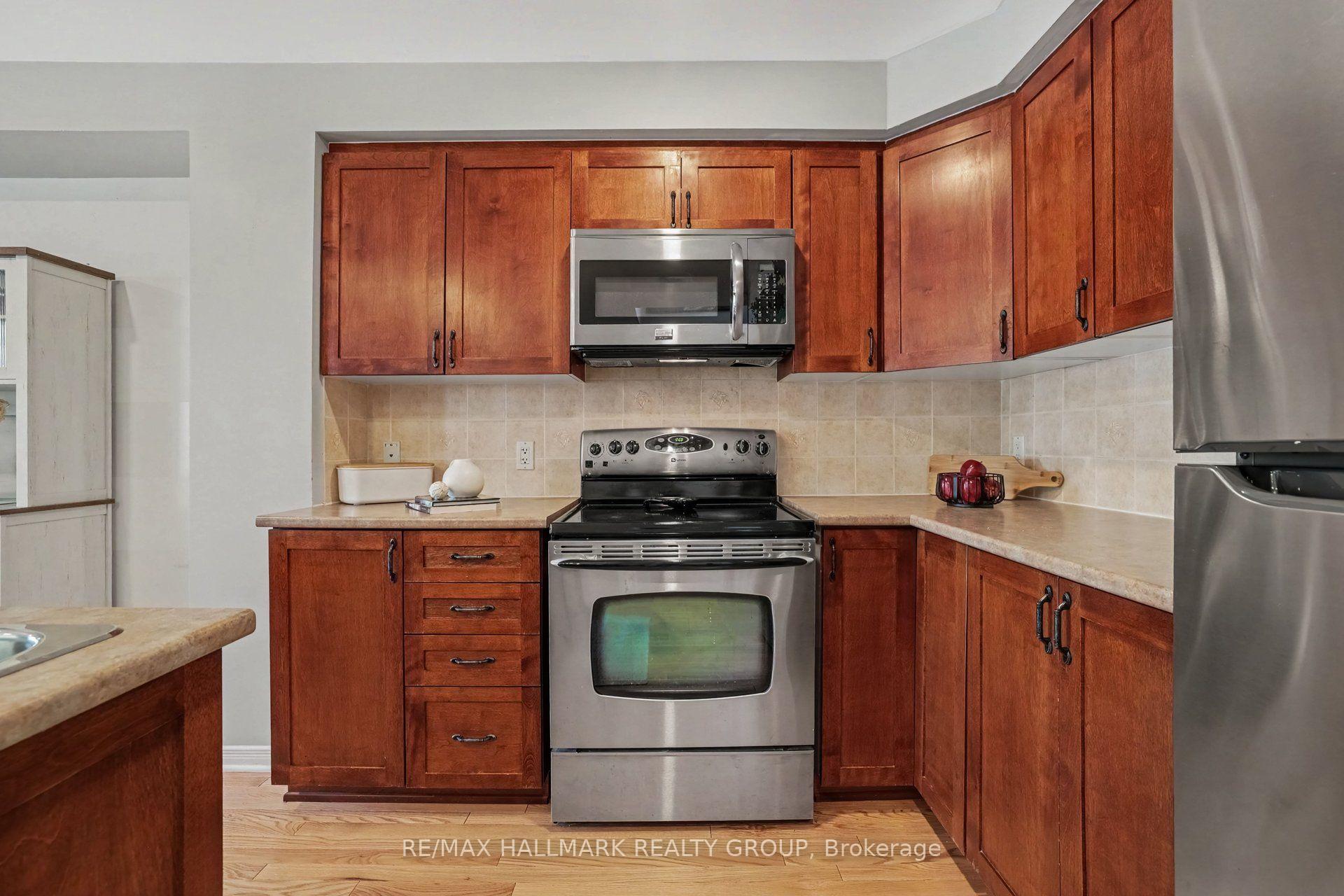 Photo 15 of 170 Prem Circle, Ottawa, Barrhaven - Cedargrove/Fraserdale — HOMEH
