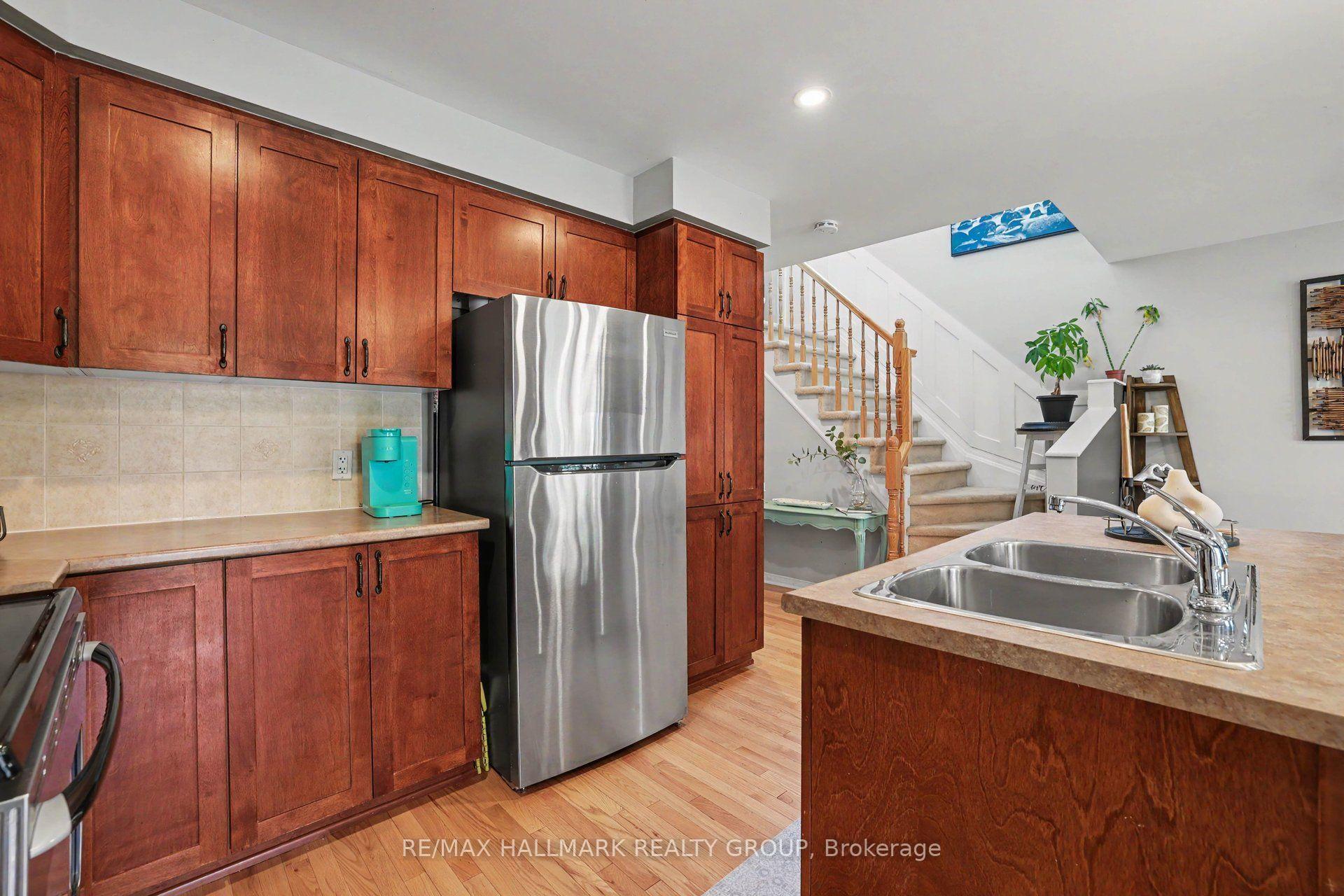 Photo 16 of 170 Prem Circle, Ottawa, Barrhaven - Cedargrove/Fraserdale — HOMEH