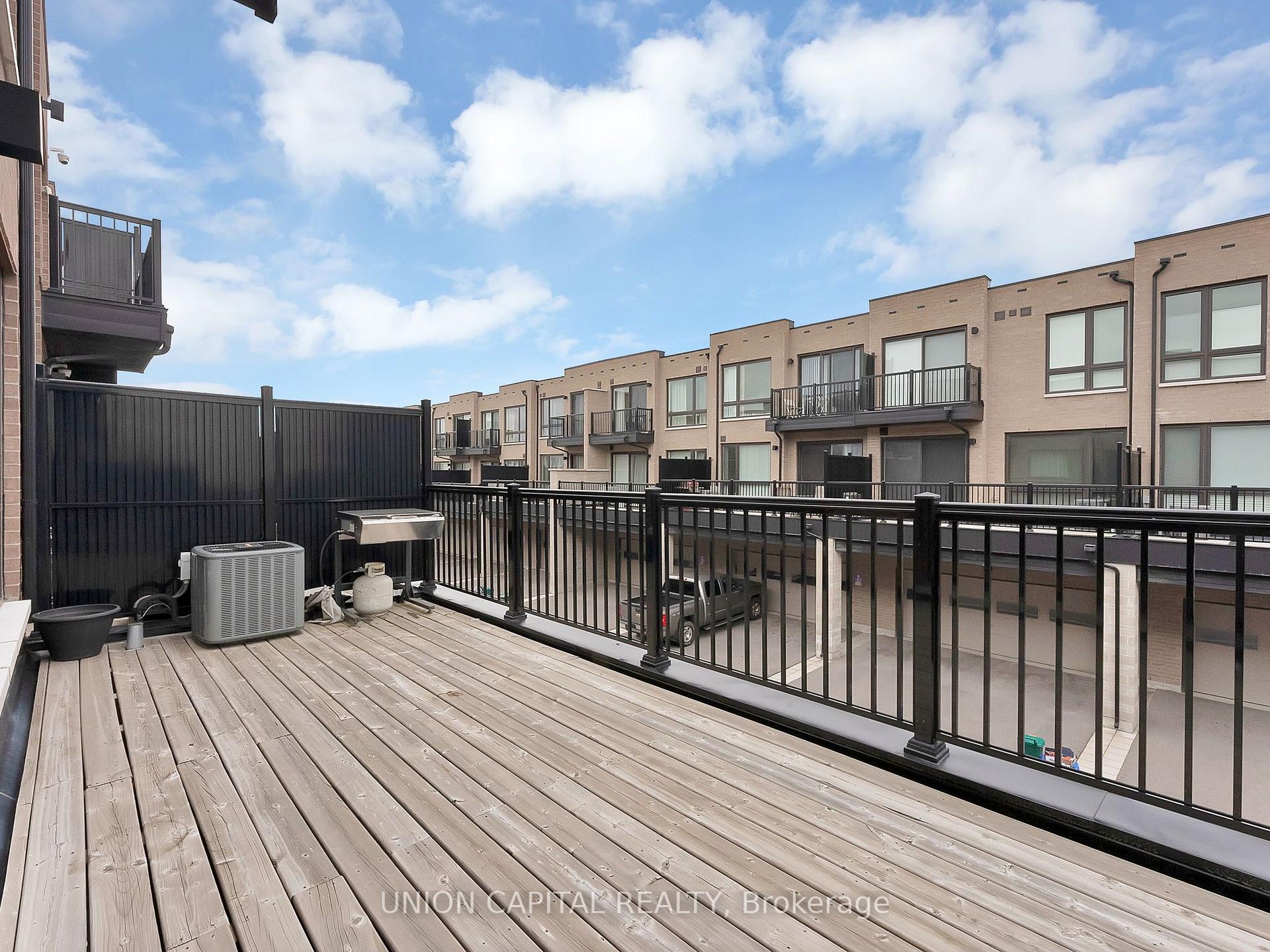 Photo 24 of 45 Lord Melborne Street, Markham, Victoria Square — HOMEH