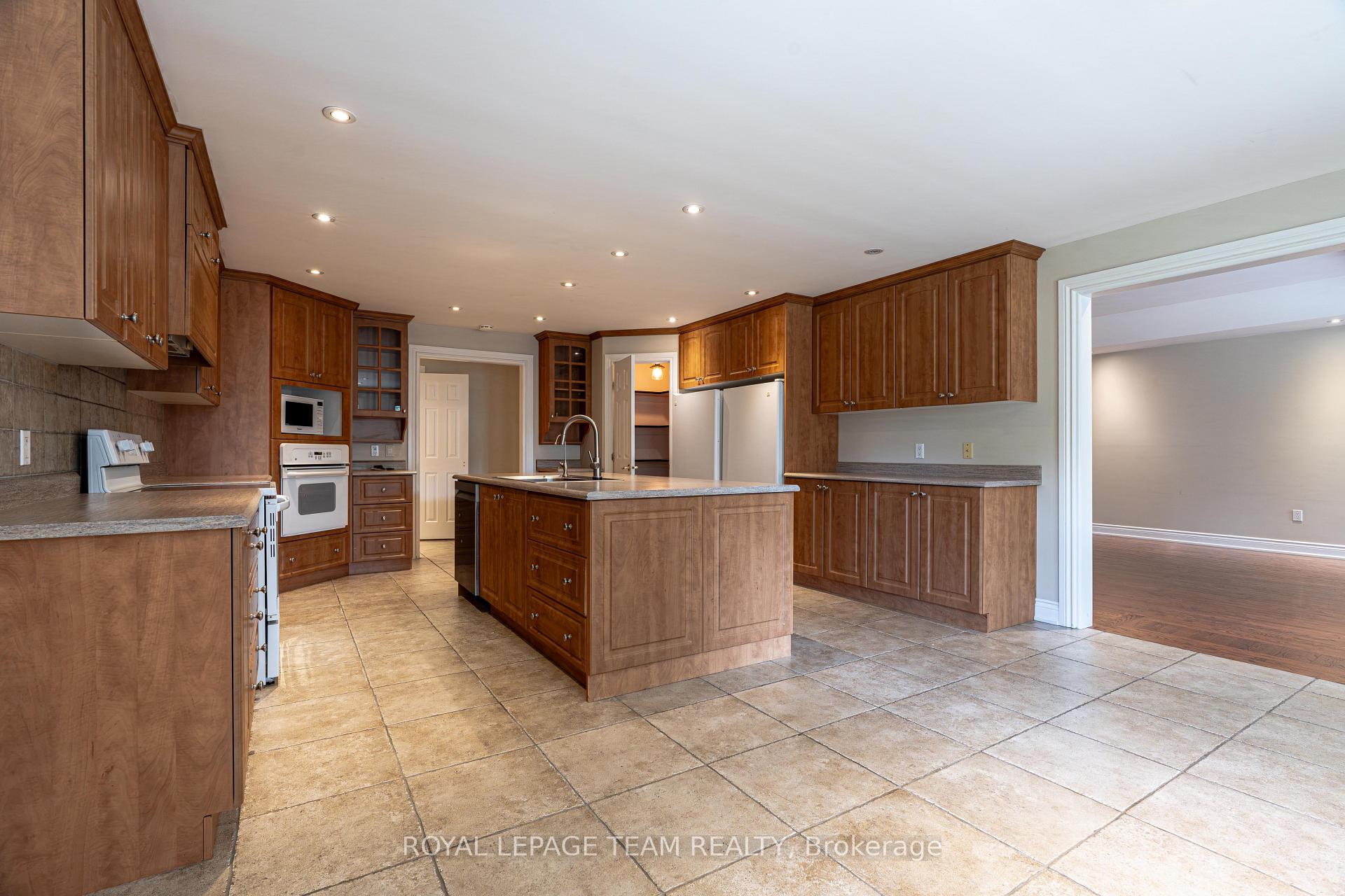 Photo 18 of 1120 Lena Avenue, Ottawa, Manotick Long Island & Nicholls Island — HOMEH