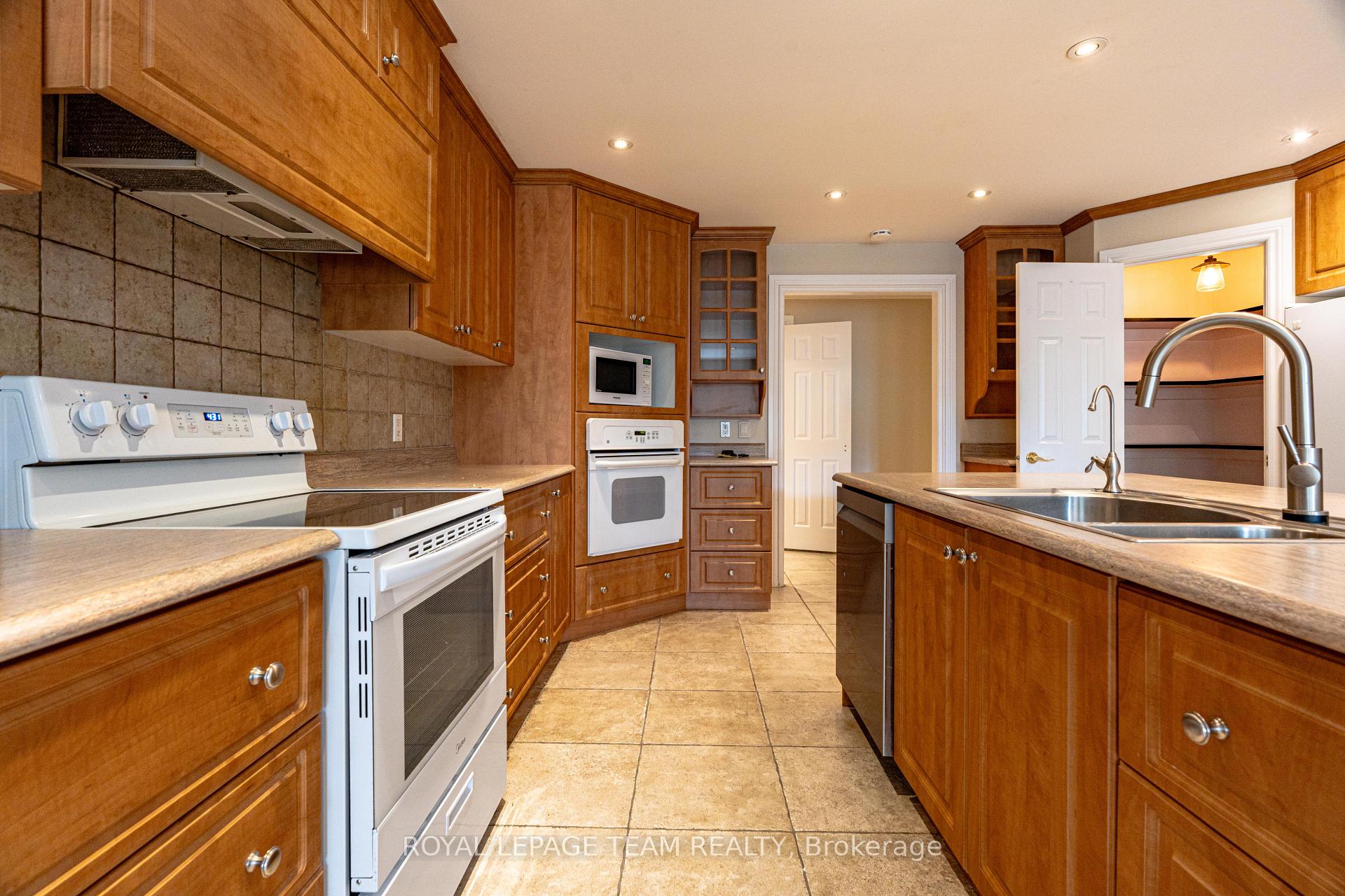 Photo 19 of 1120 Lena Avenue, Ottawa, Manotick Long Island & Nicholls Island — HOMEH