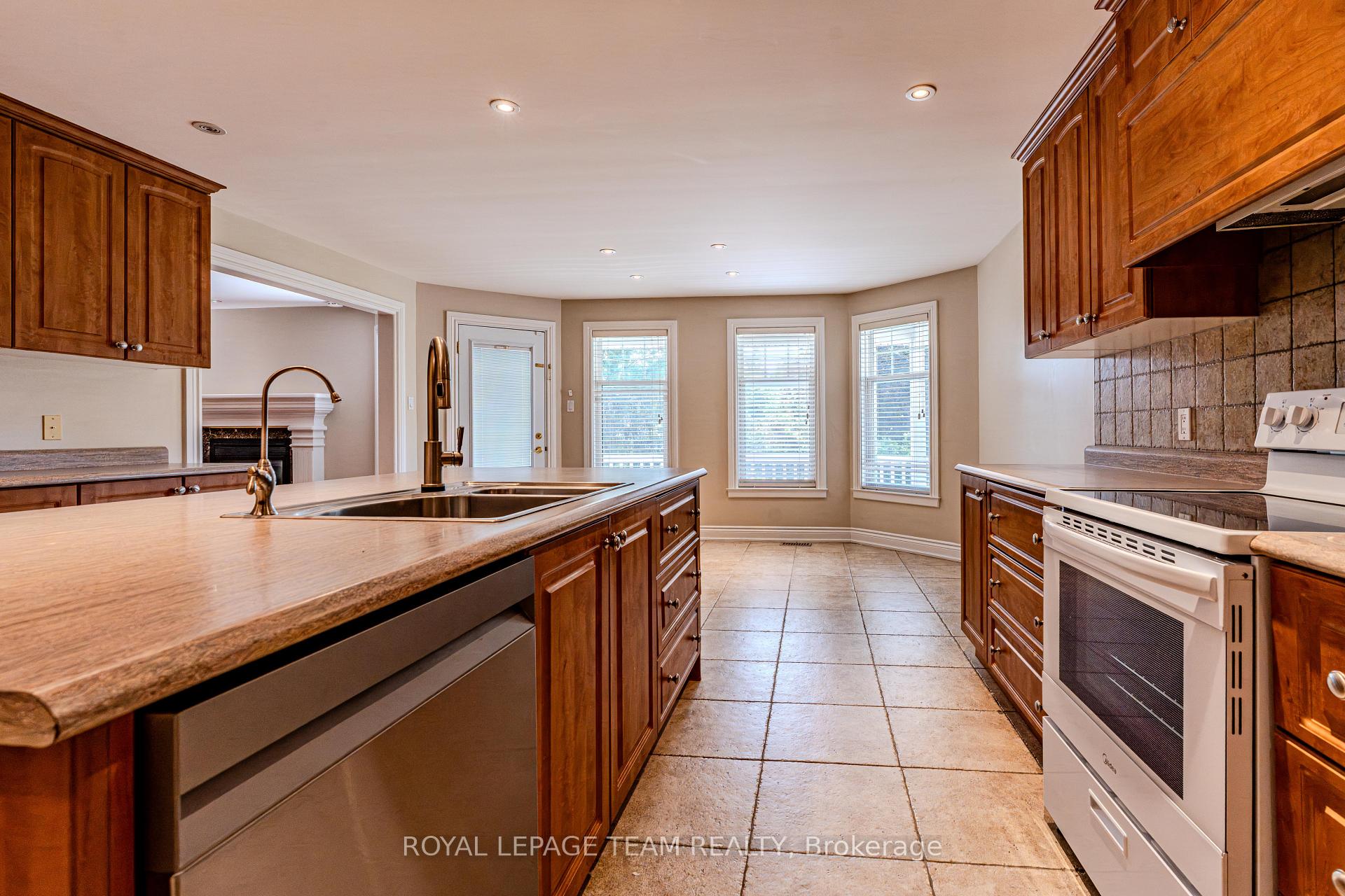 Photo 20 of 1120 Lena Avenue, Ottawa, Manotick Long Island & Nicholls Island — HOMEH