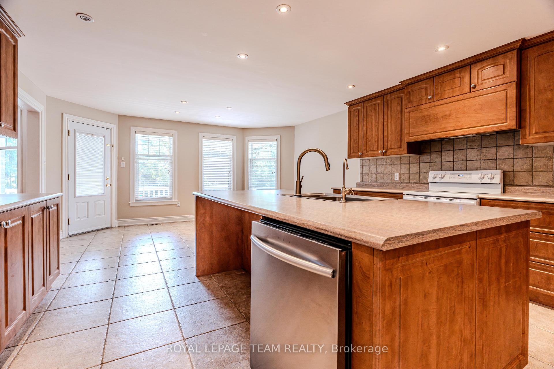 Photo 22 of 1120 Lena Avenue, Ottawa, Manotick Long Island & Nicholls Island — HOMEH