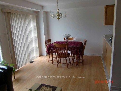 Photo 5 of 63 Crestbank Court, Vaughan, Rural Vaughan — HOMEH