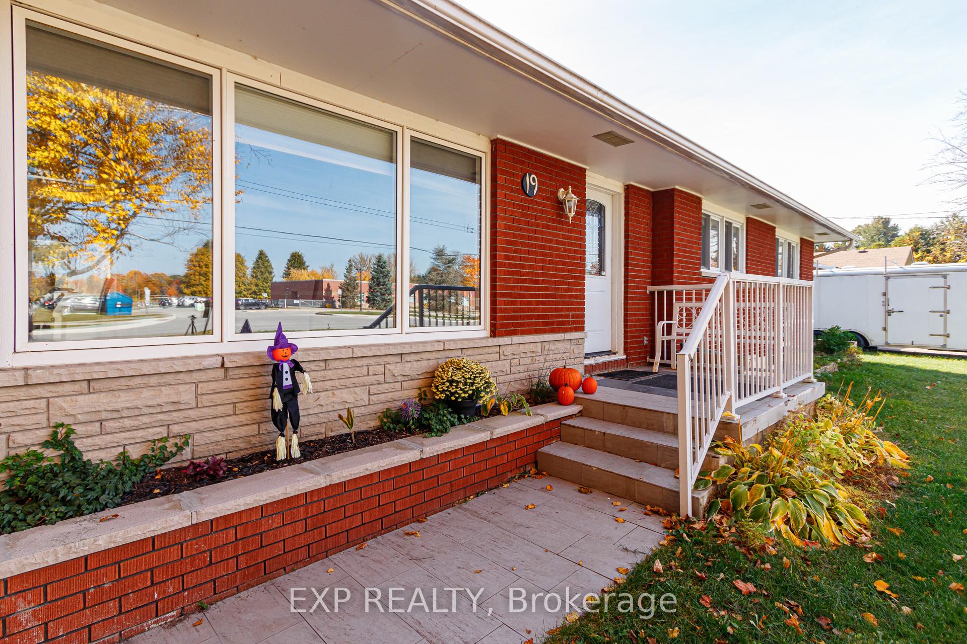 Photo 5 of 19 Locke Avenue, Clearview, Stayner — HOMEH