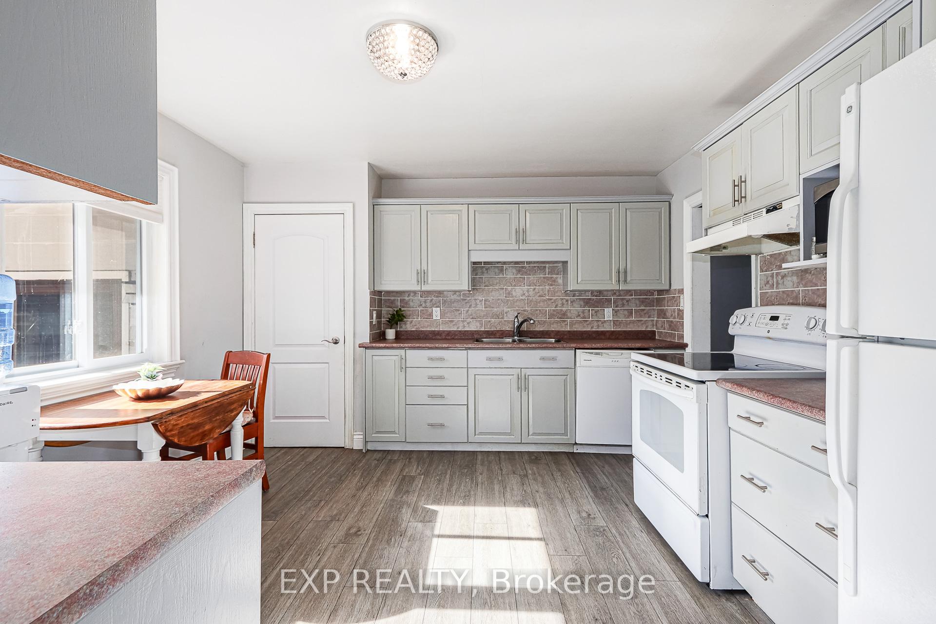 Photo 10 of 19 Locke Avenue, Clearview, Stayner — HOMEH