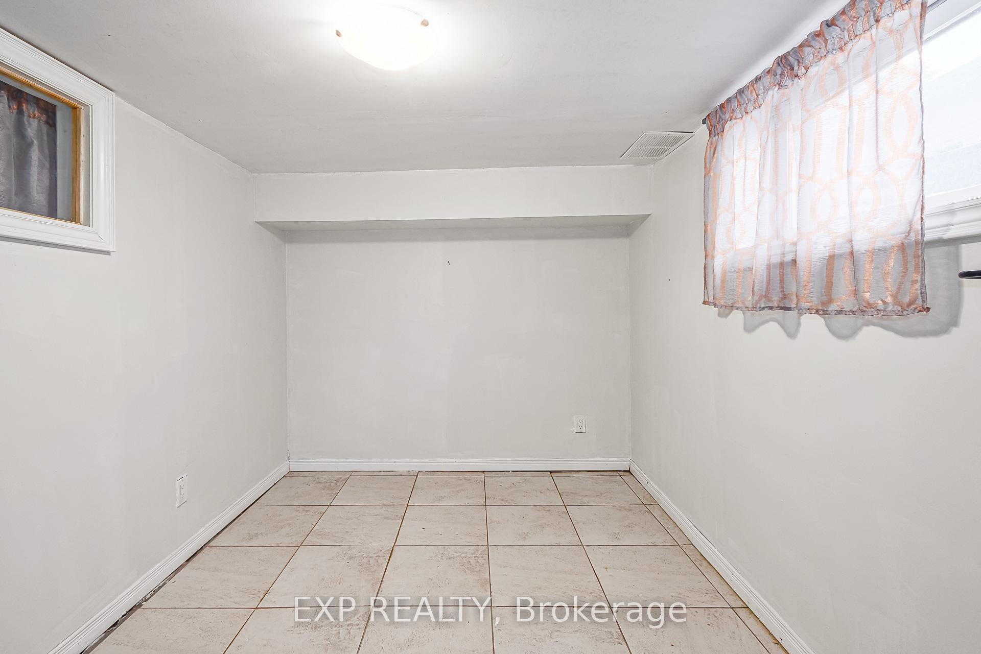 Photo 18 of 19 Locke Avenue, Clearview, Stayner — HOMEH