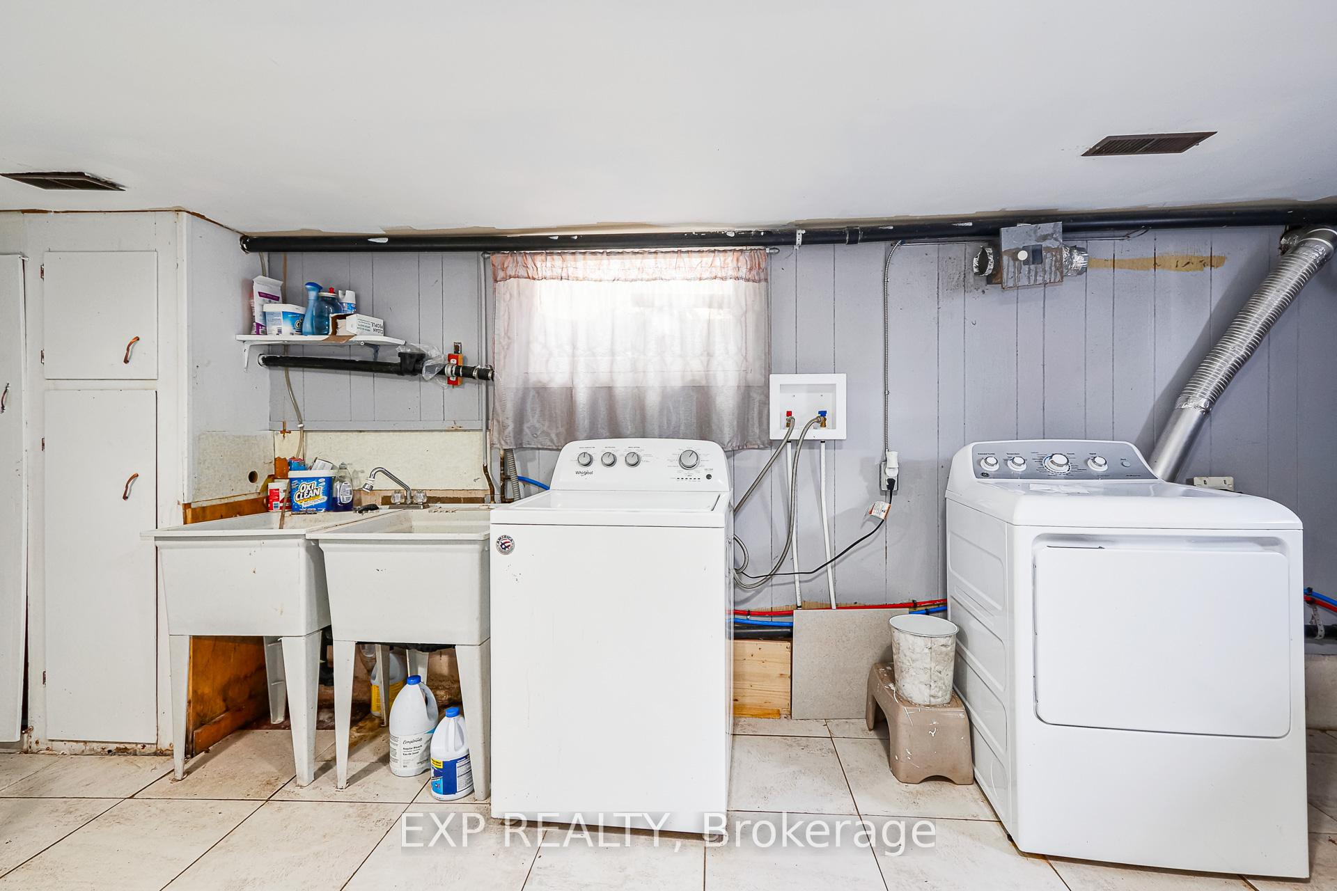 Photo 23 of 19 Locke Avenue, Clearview, Stayner — HOMEH
