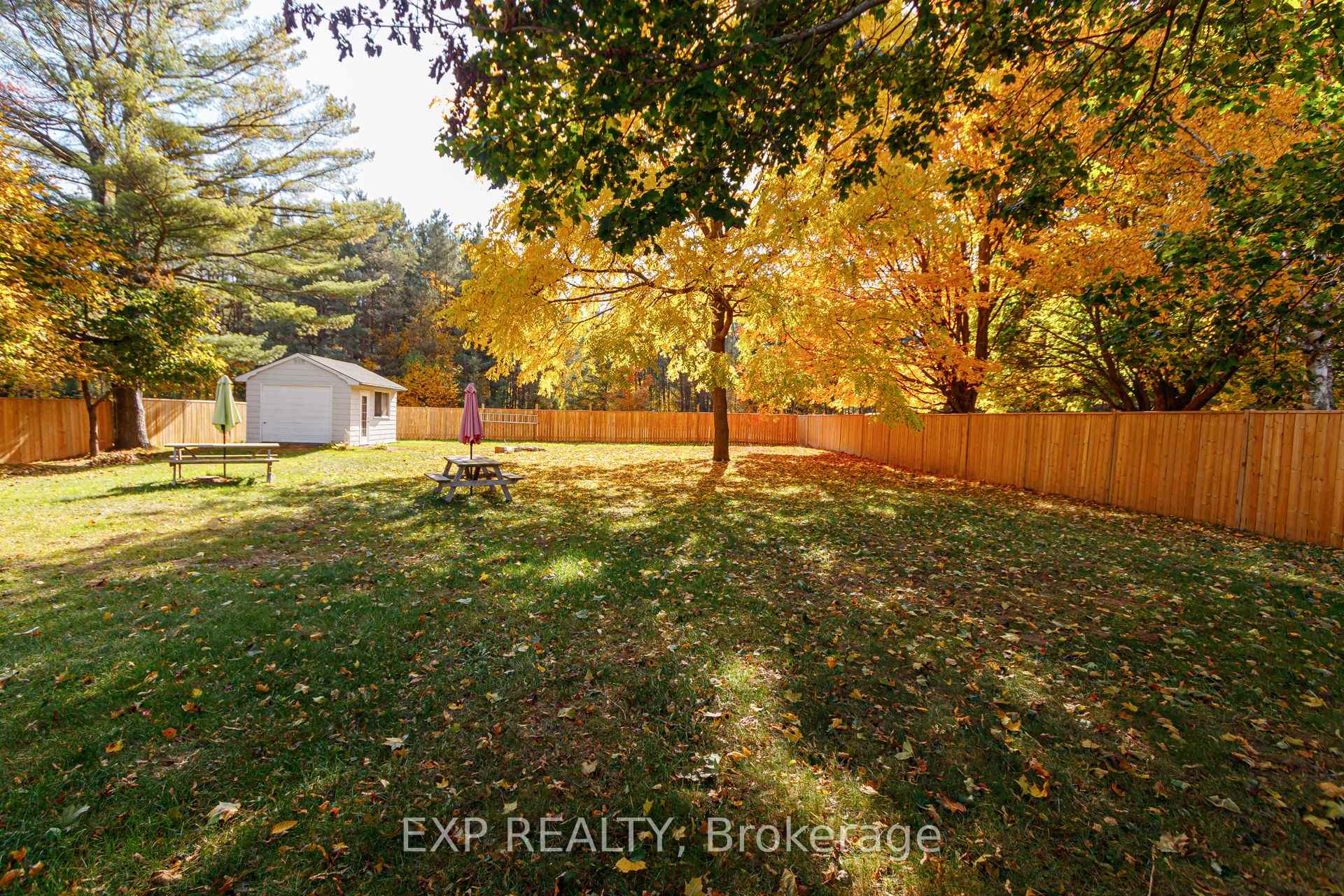 Photo 27 of 19 Locke Avenue, Clearview, Stayner — HOMEH