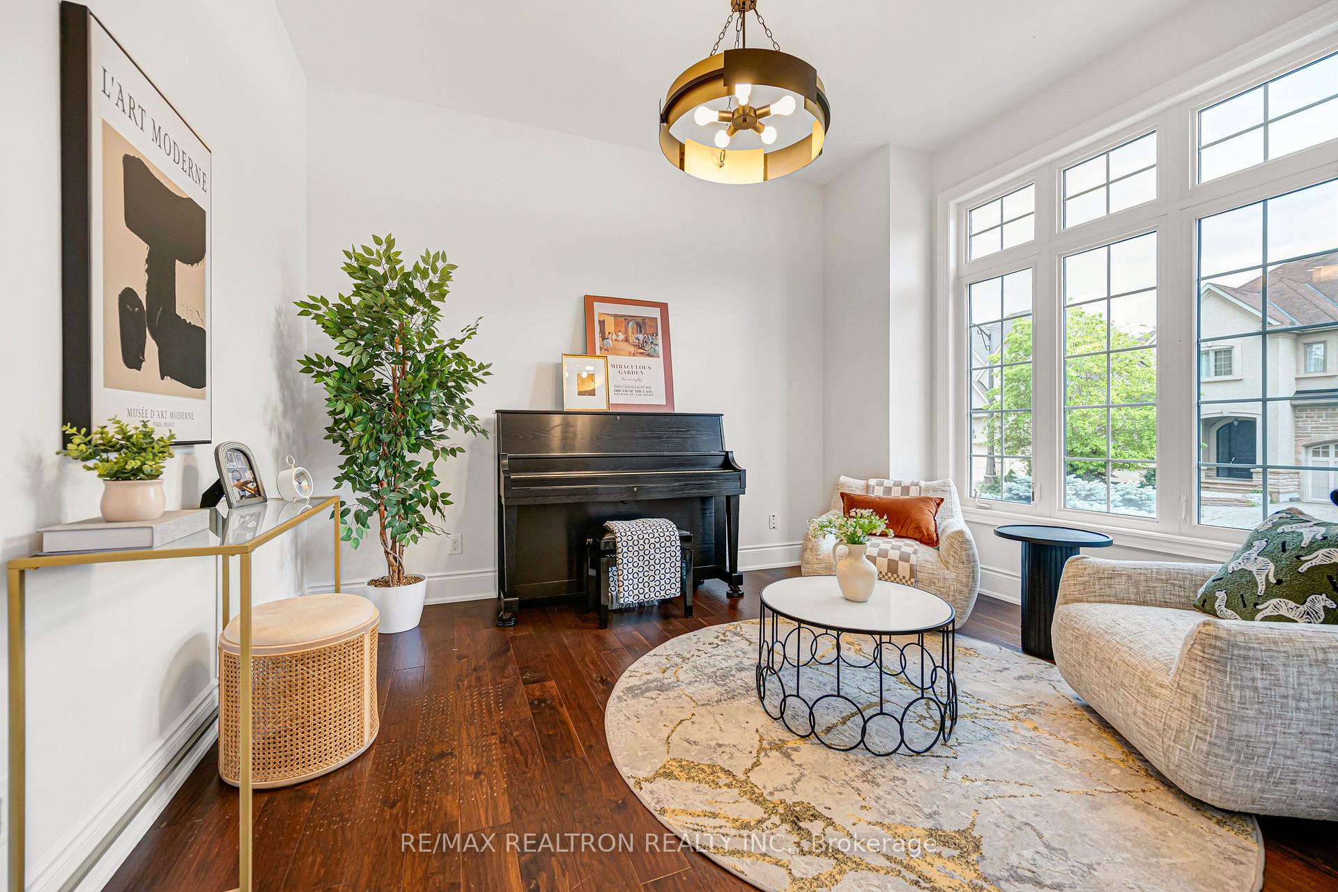 Photo 3 of 32 Royal West Road, Markham, Devil's Elbow — HOMEH