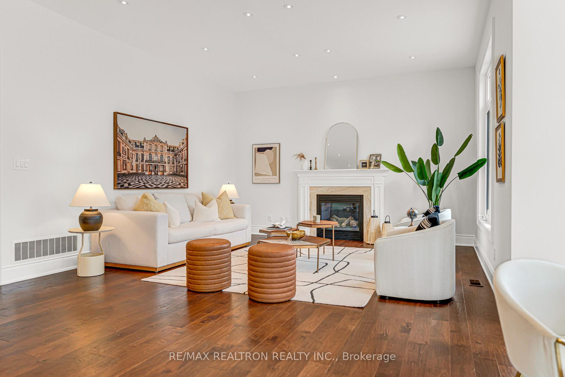 Photo 8 of 32 Royal West Road, Markham, Devil's Elbow — HOMEH