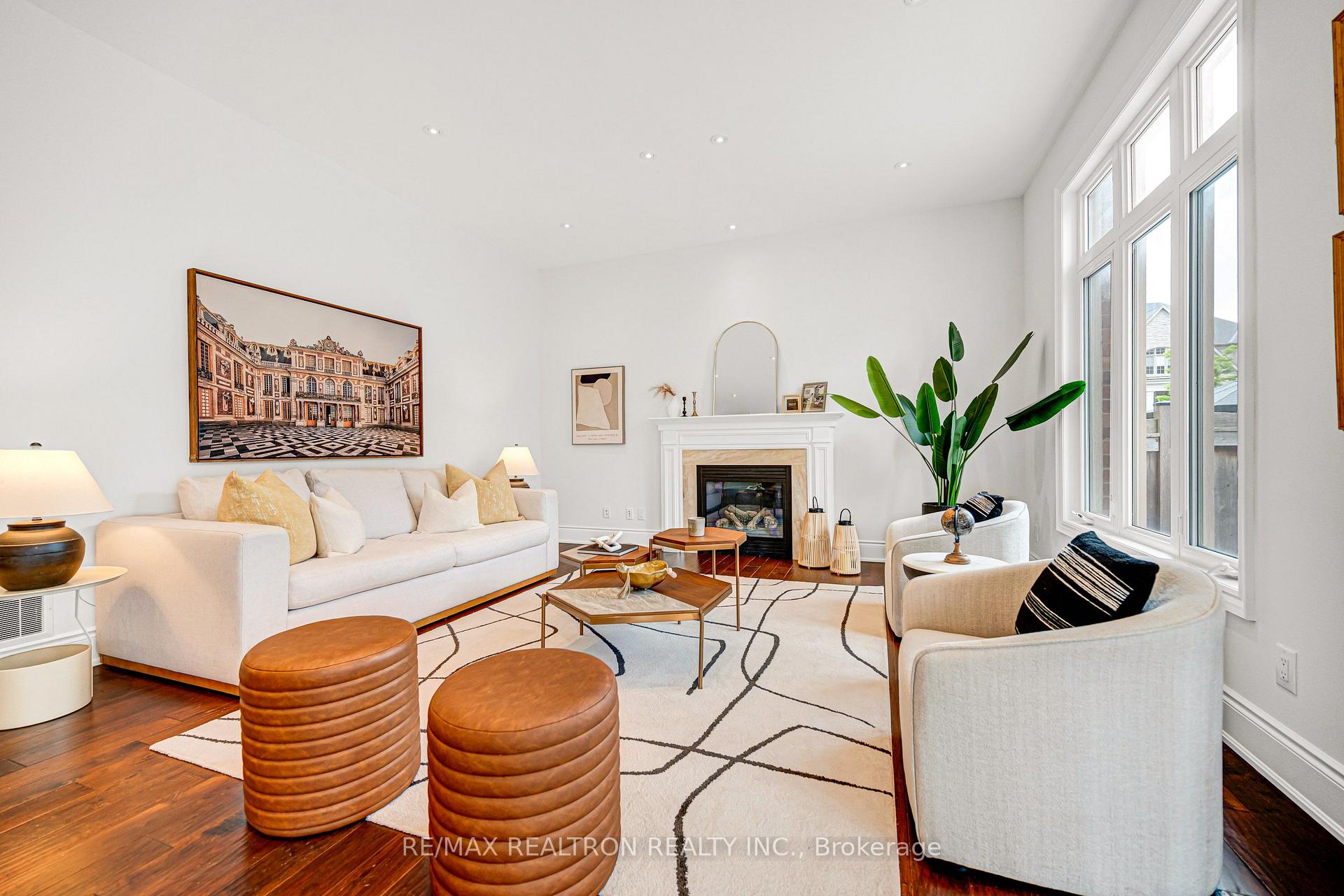 Photo 10 of 32 Royal West Road, Markham, Devil's Elbow — HOMEH