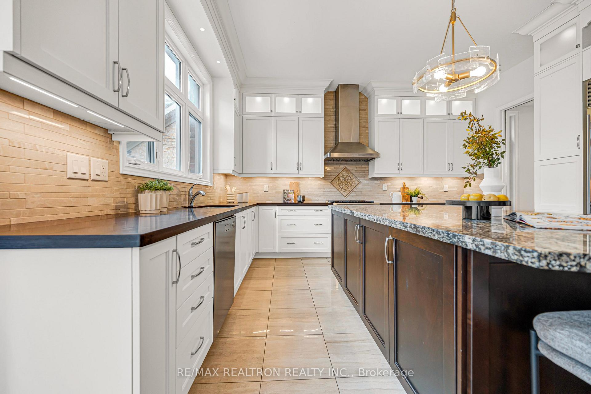 Photo 12 of 32 Royal West Road, Markham, Devil's Elbow — HOMEH