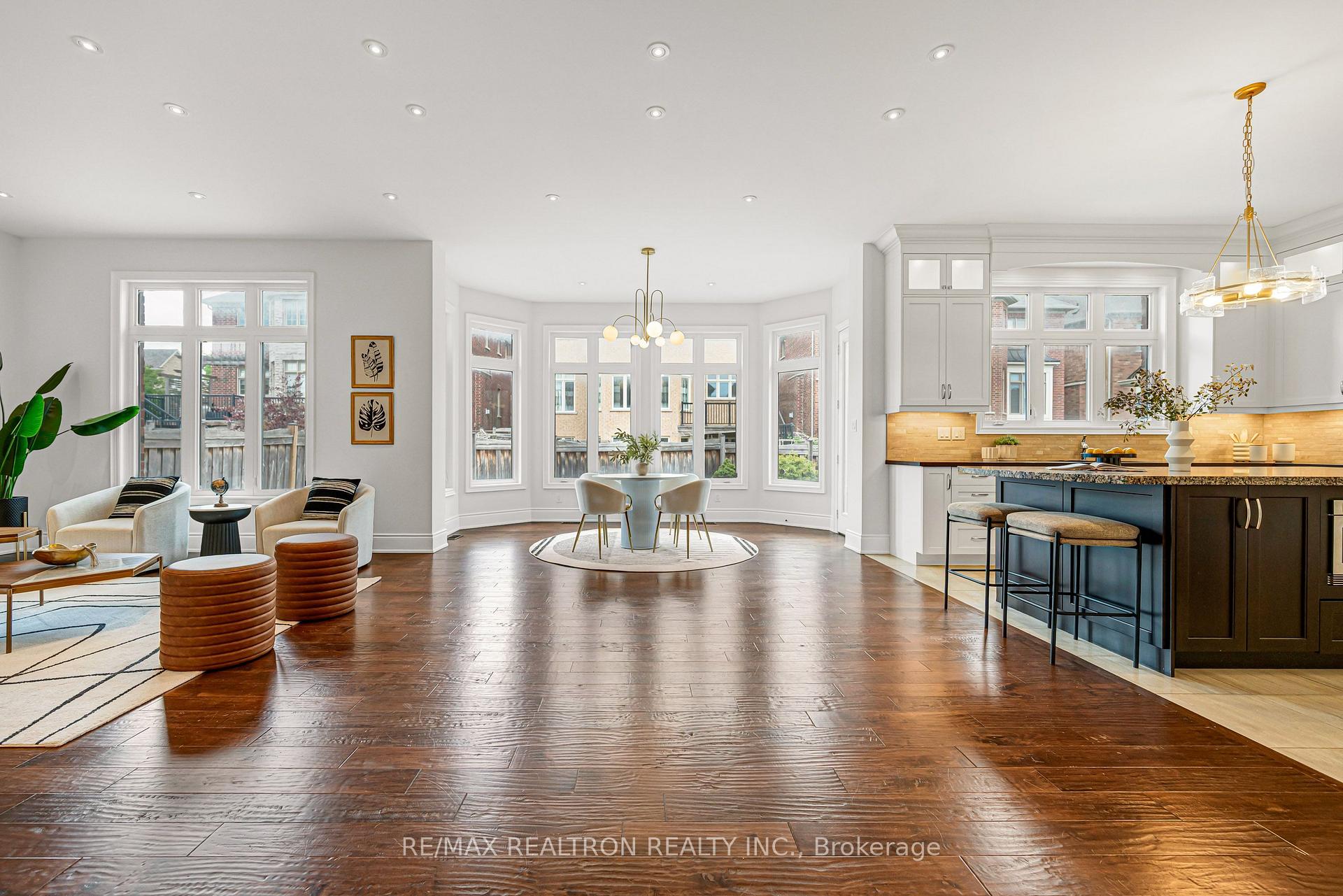 Photo 15 of 32 Royal West Road, Markham, Devil's Elbow — HOMEH