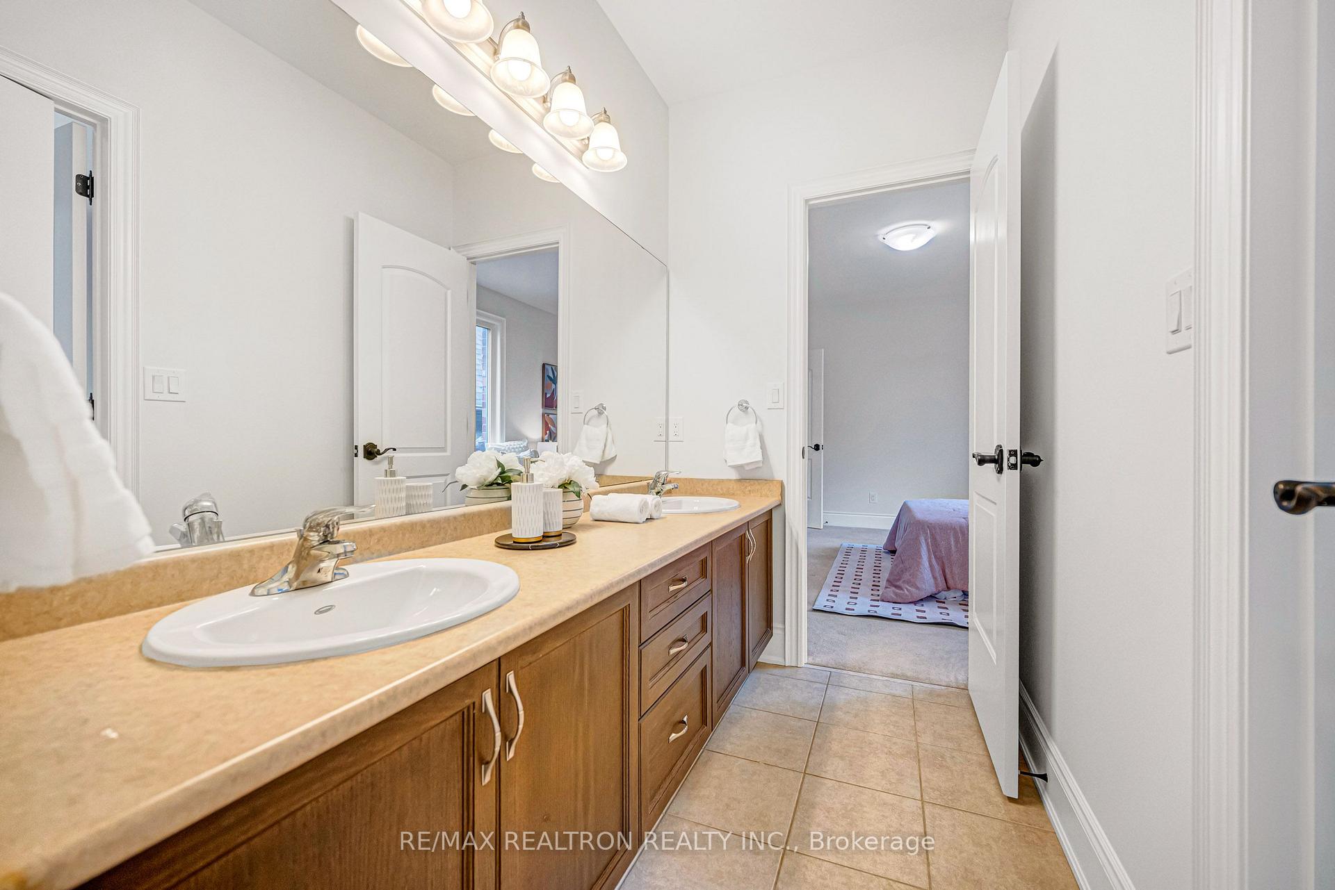 Photo 28 of 32 Royal West Road, Markham, Devil's Elbow — HOMEH