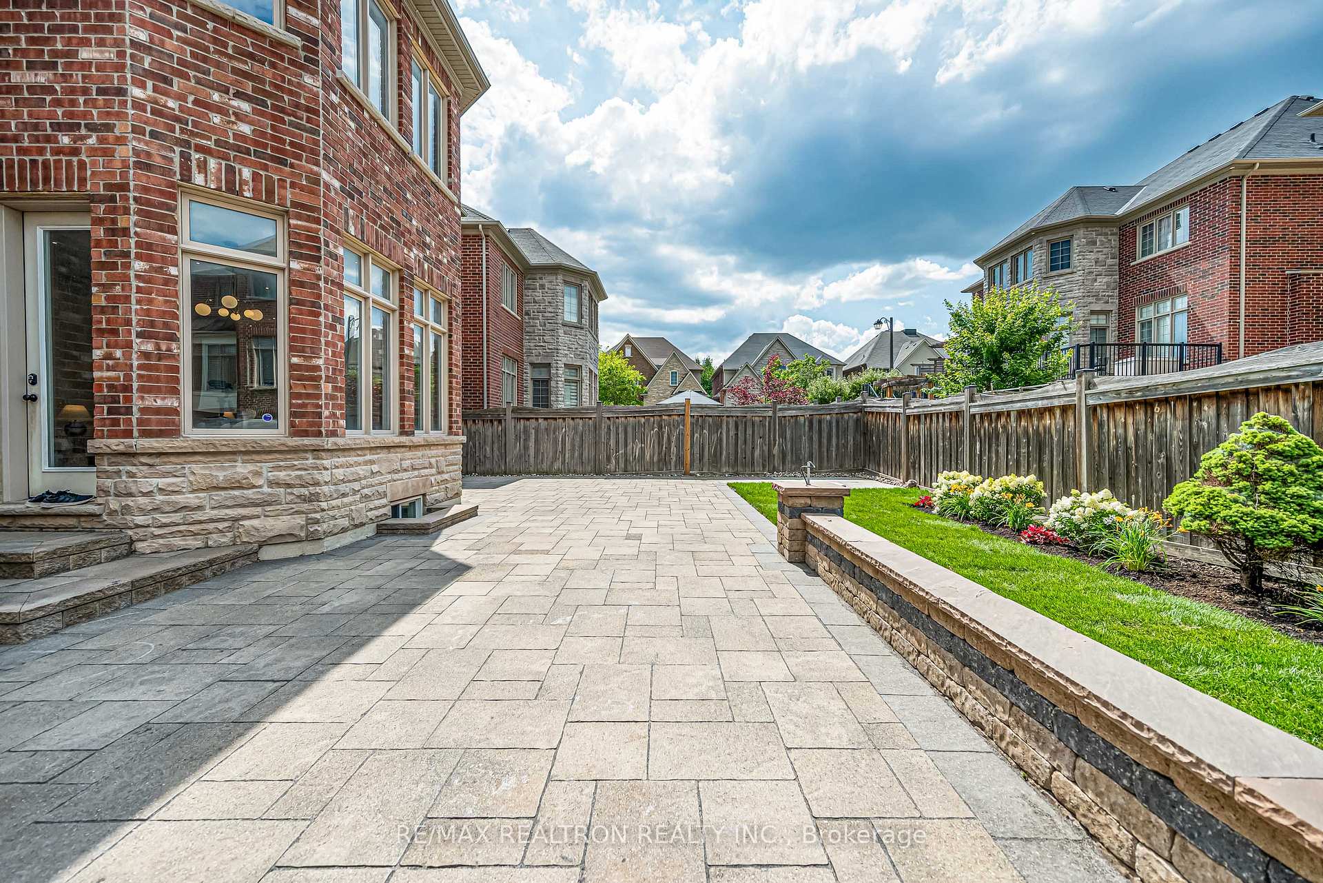 Photo 42 of 32 Royal West Road, Markham, Devil's Elbow — HOMEH