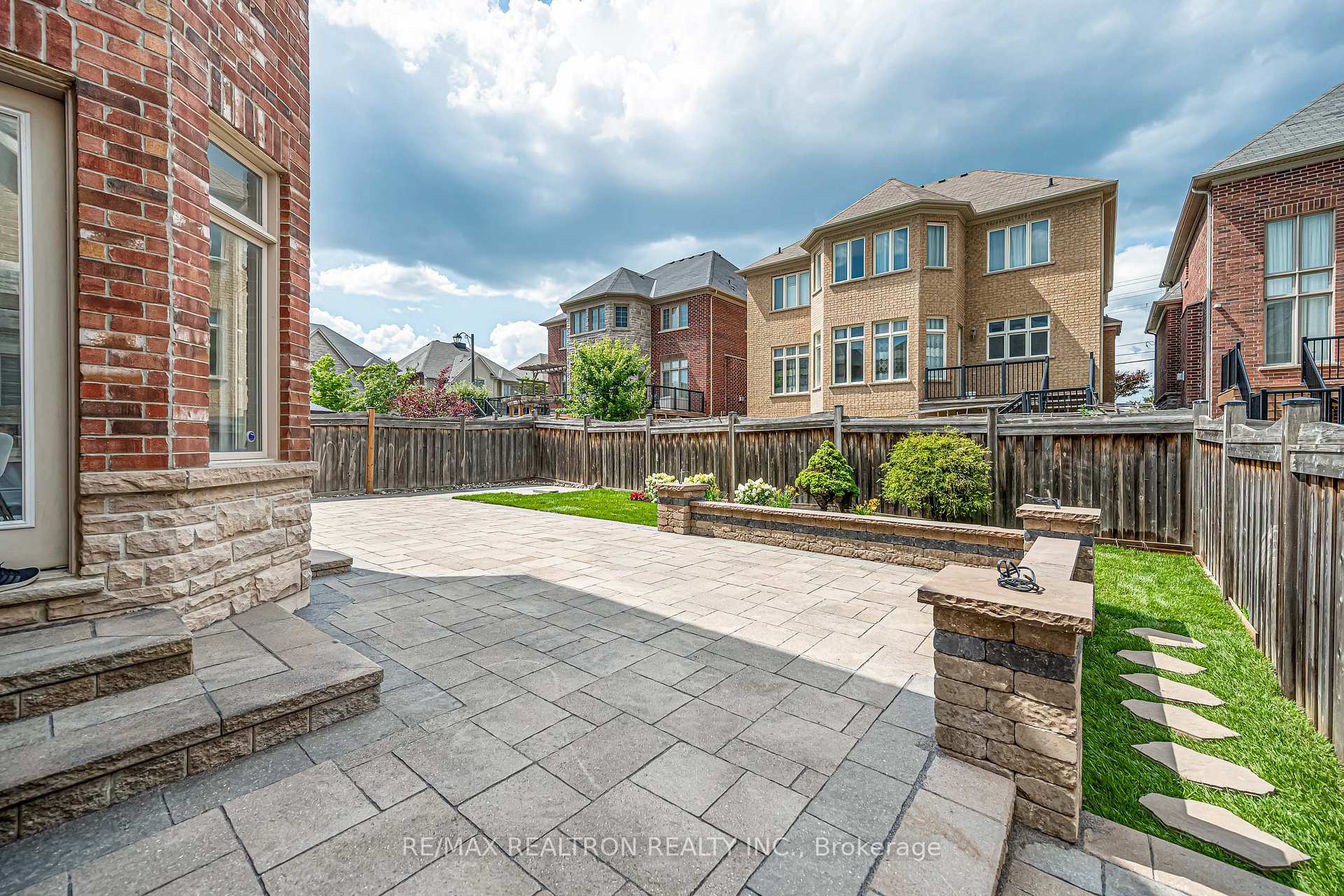 Photo 47 of 32 Royal West Road, Markham, Devil's Elbow — HOMEH